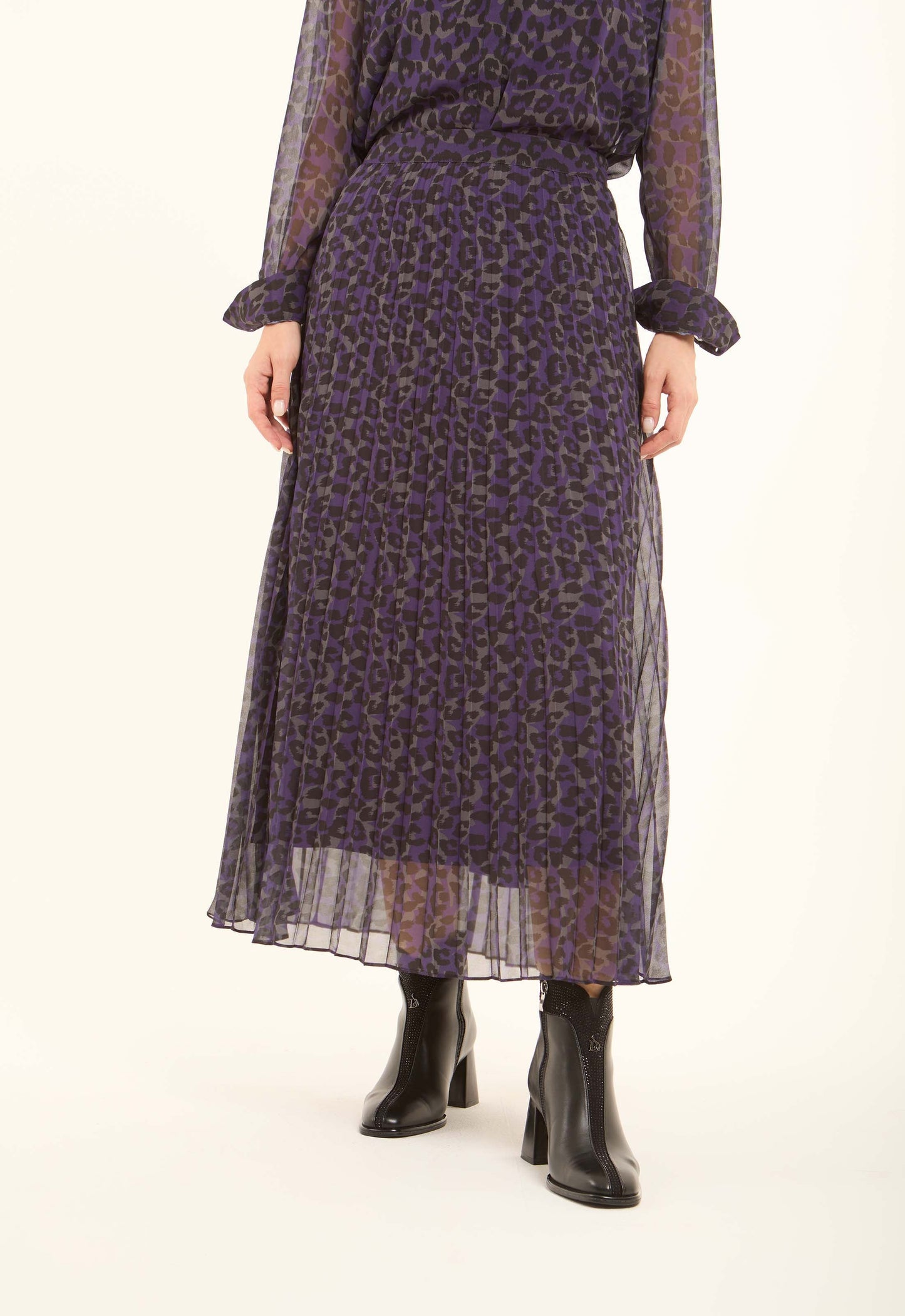 تنورة ميدي من ليوبارد شيفون بليس