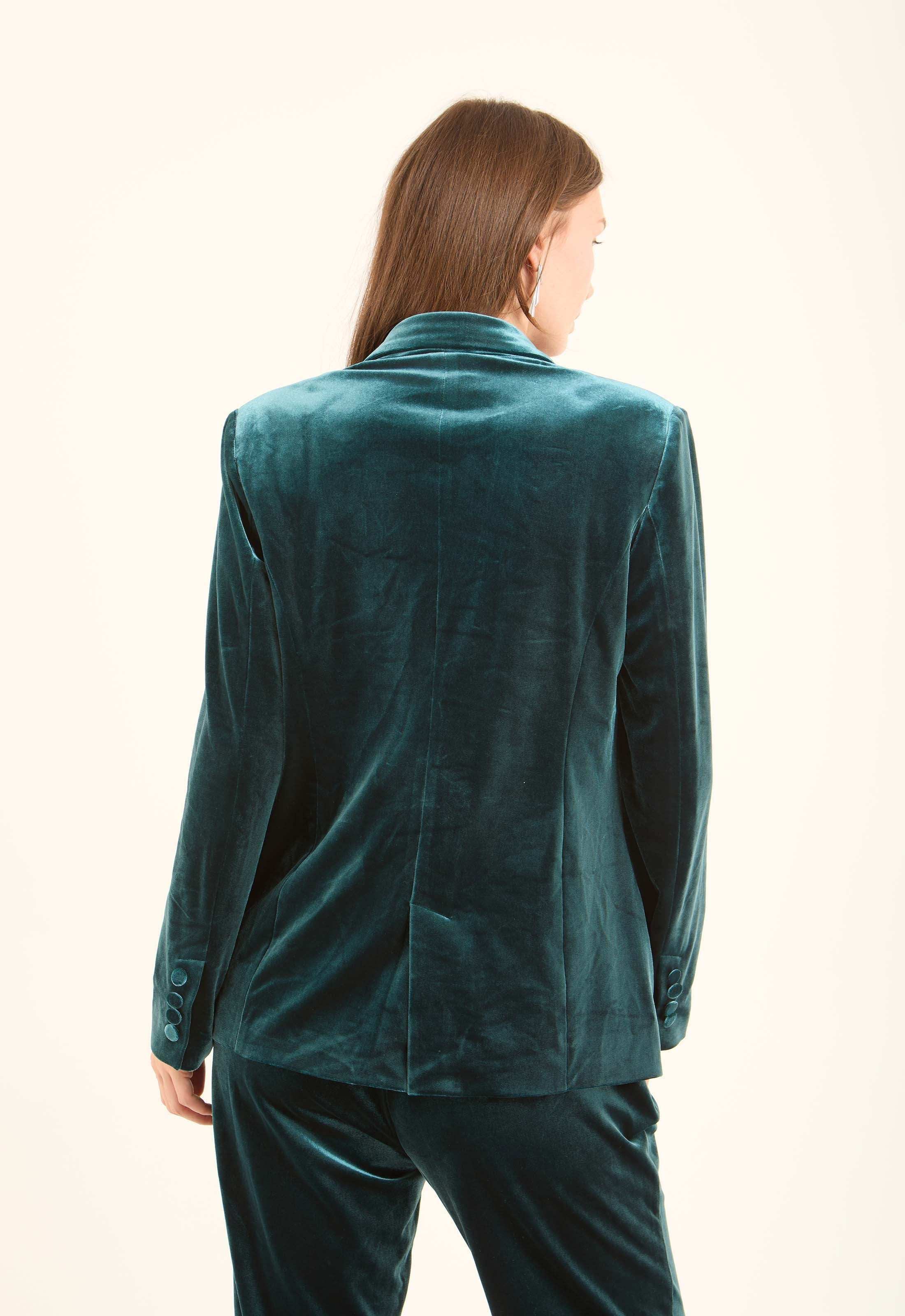 بليزر قطيفة بزرار واحد