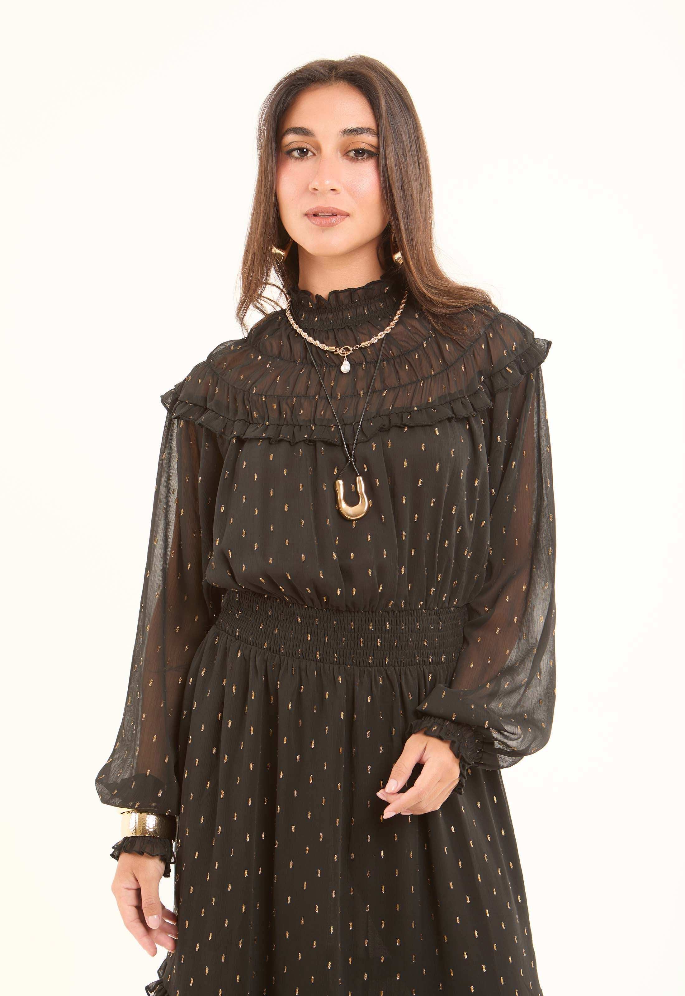 فستان طويل منقوش بأكمام وأكتاف شفافة