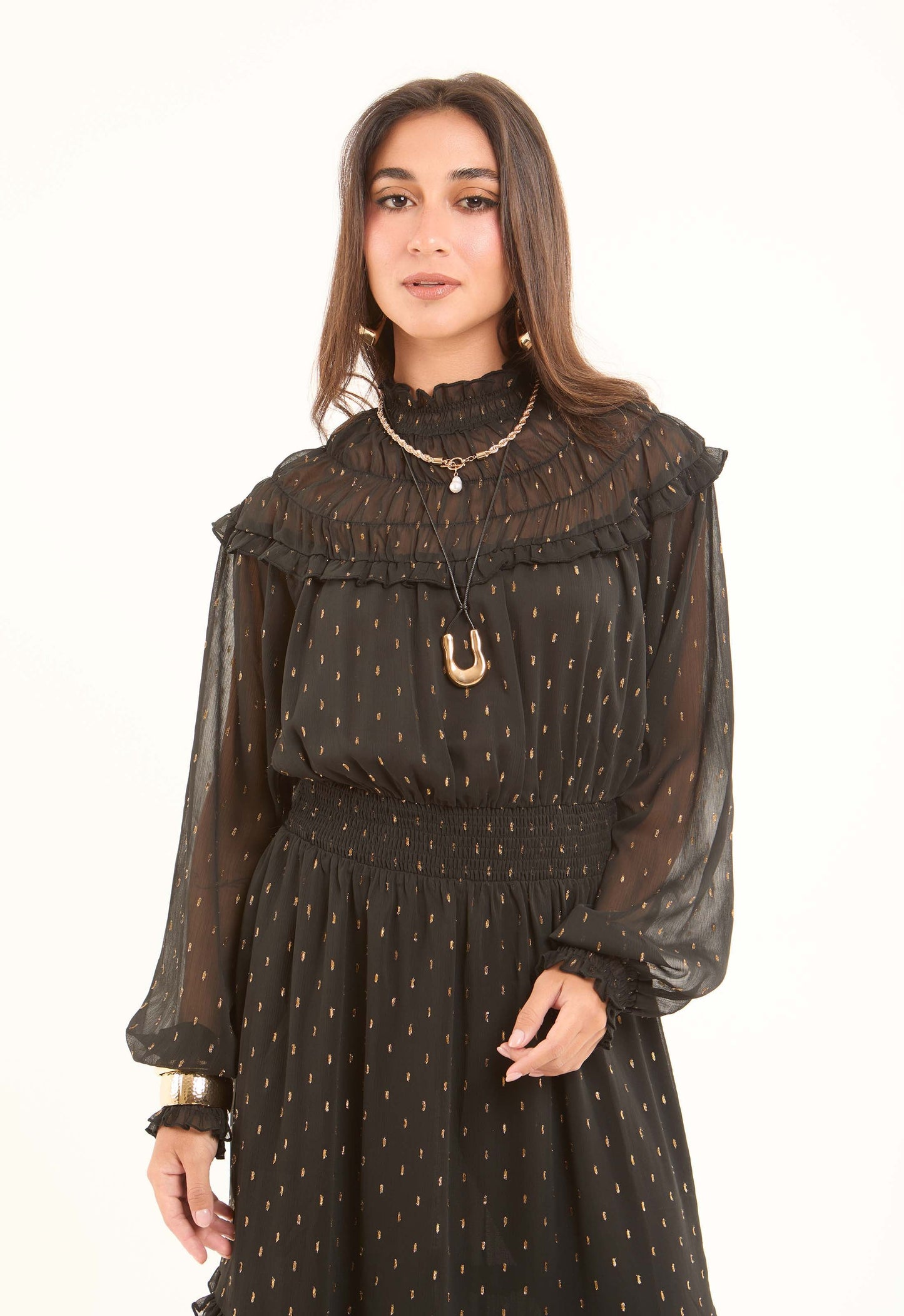 فستان طويل منقوش بأكمام وأكتاف شفافة