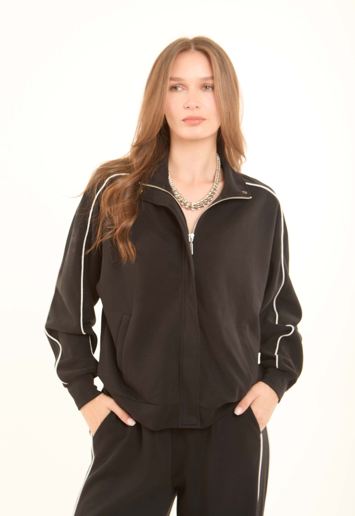 جاكيت مريح بأكمام طويلة وسوستة