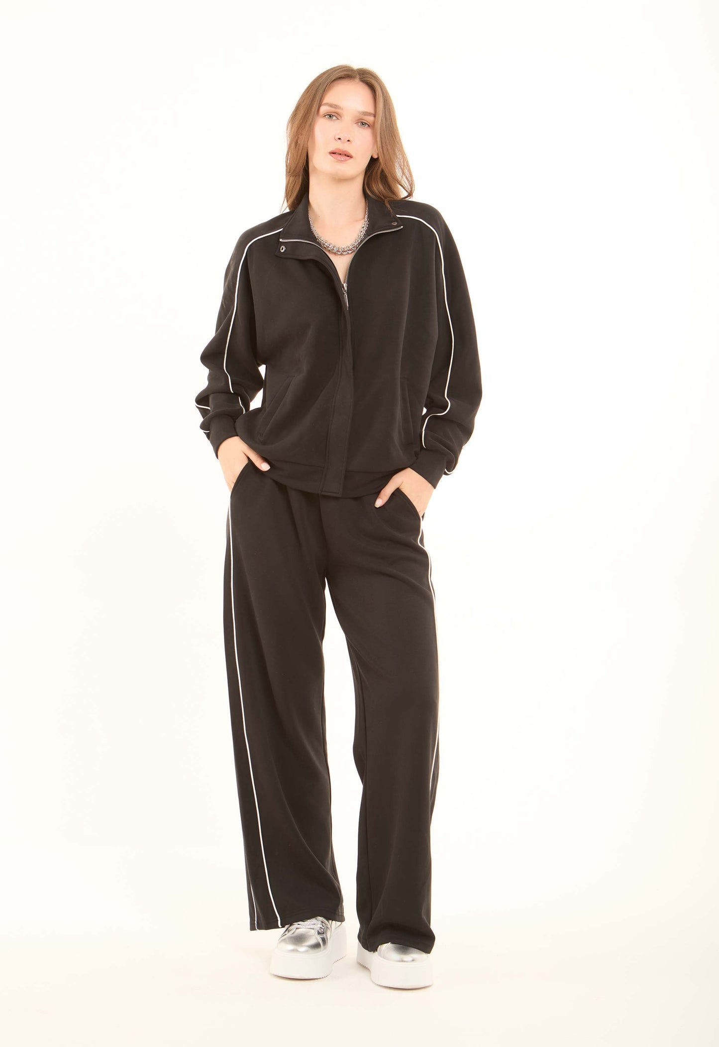 جاكيت مريح بأكمام طويلة وسوستة