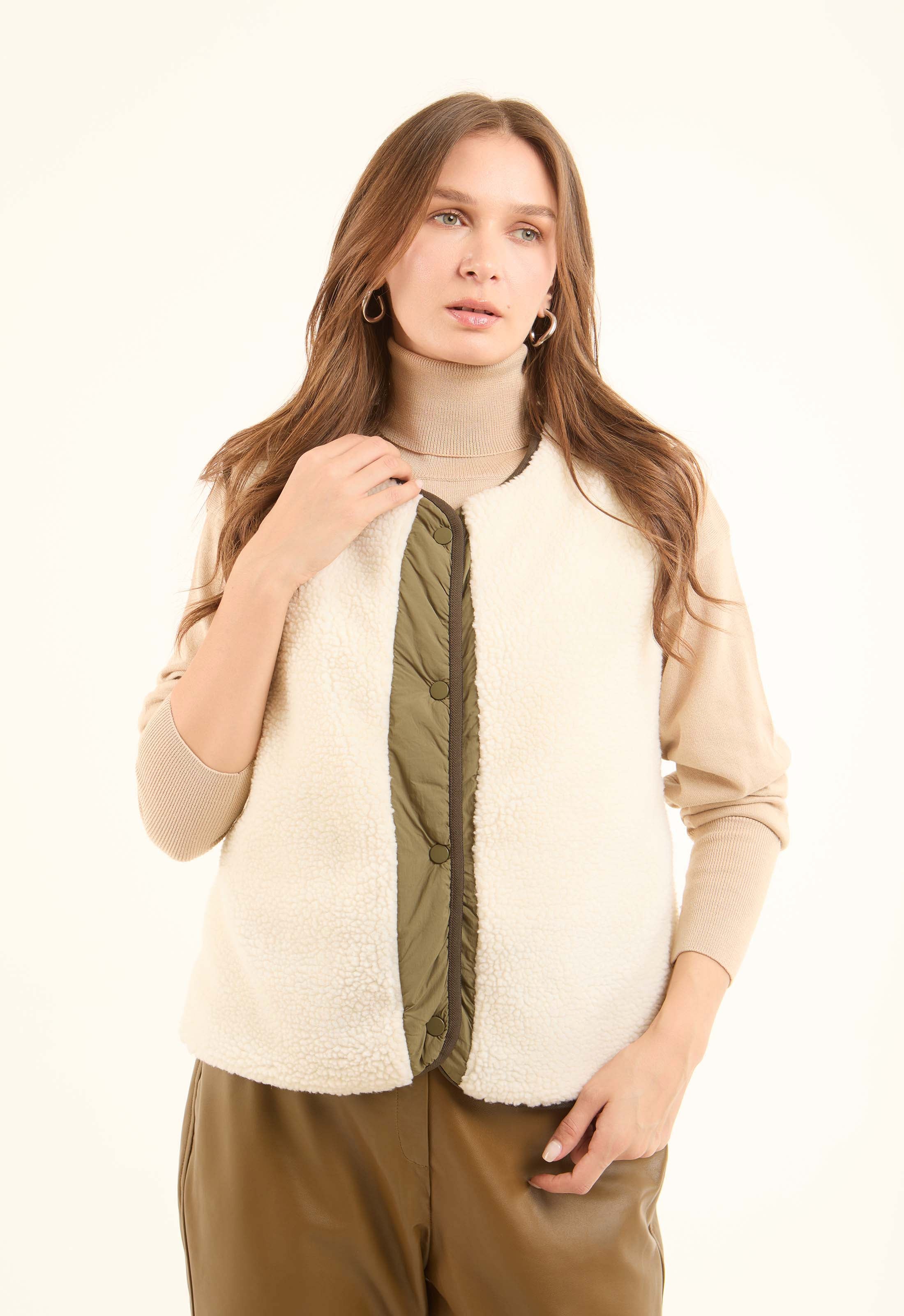 Sleeveless Buttoned Coziness Vest