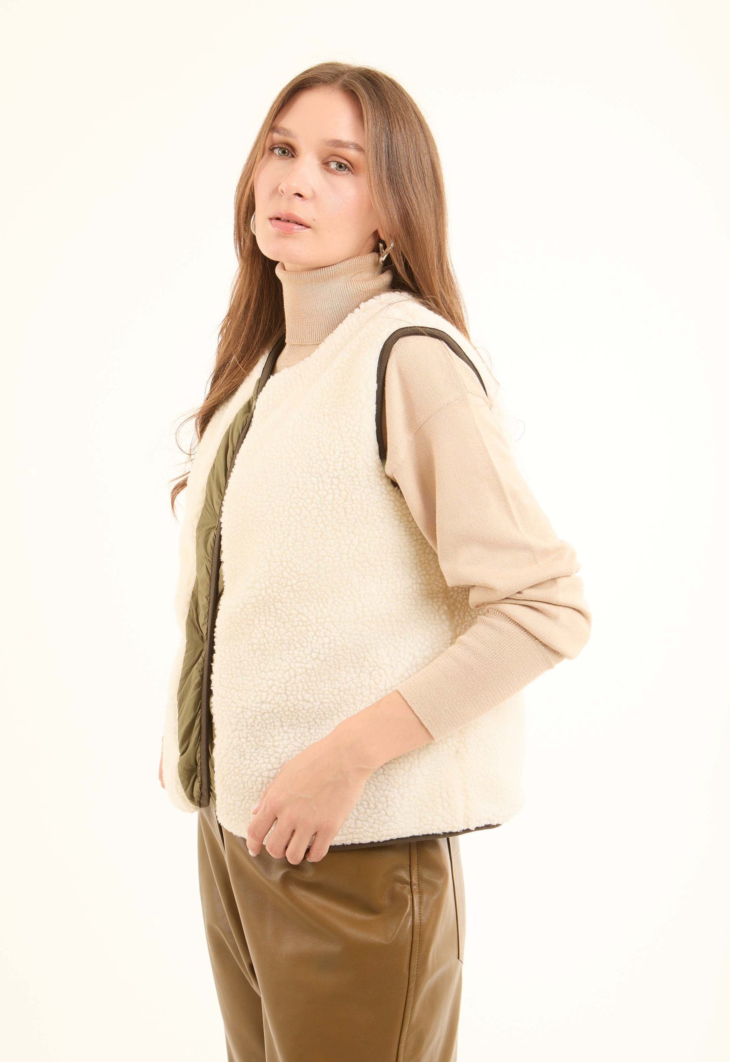 Sleeveless Buttoned Coziness Vest