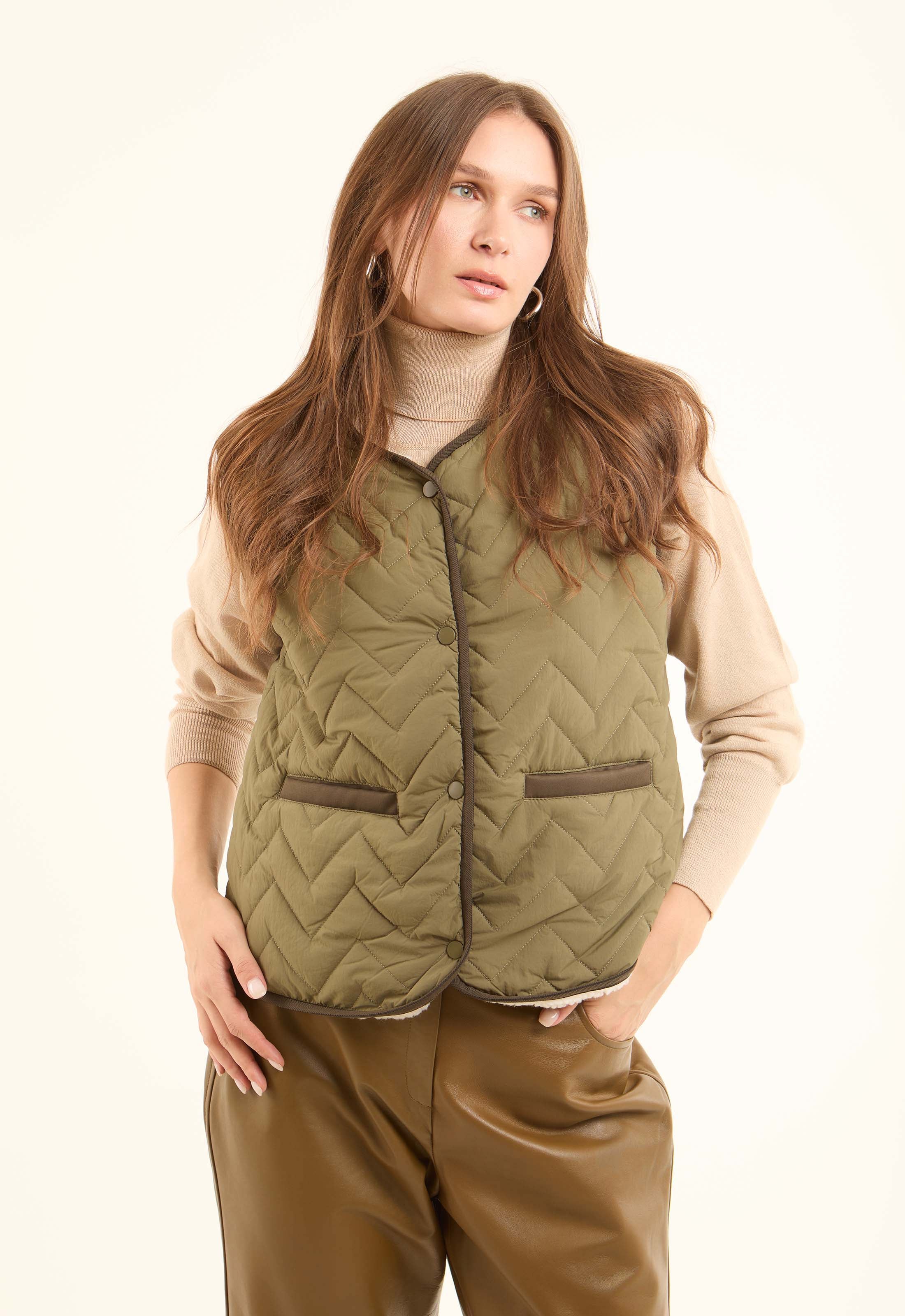 Sleeveless Buttoned Coziness Vest