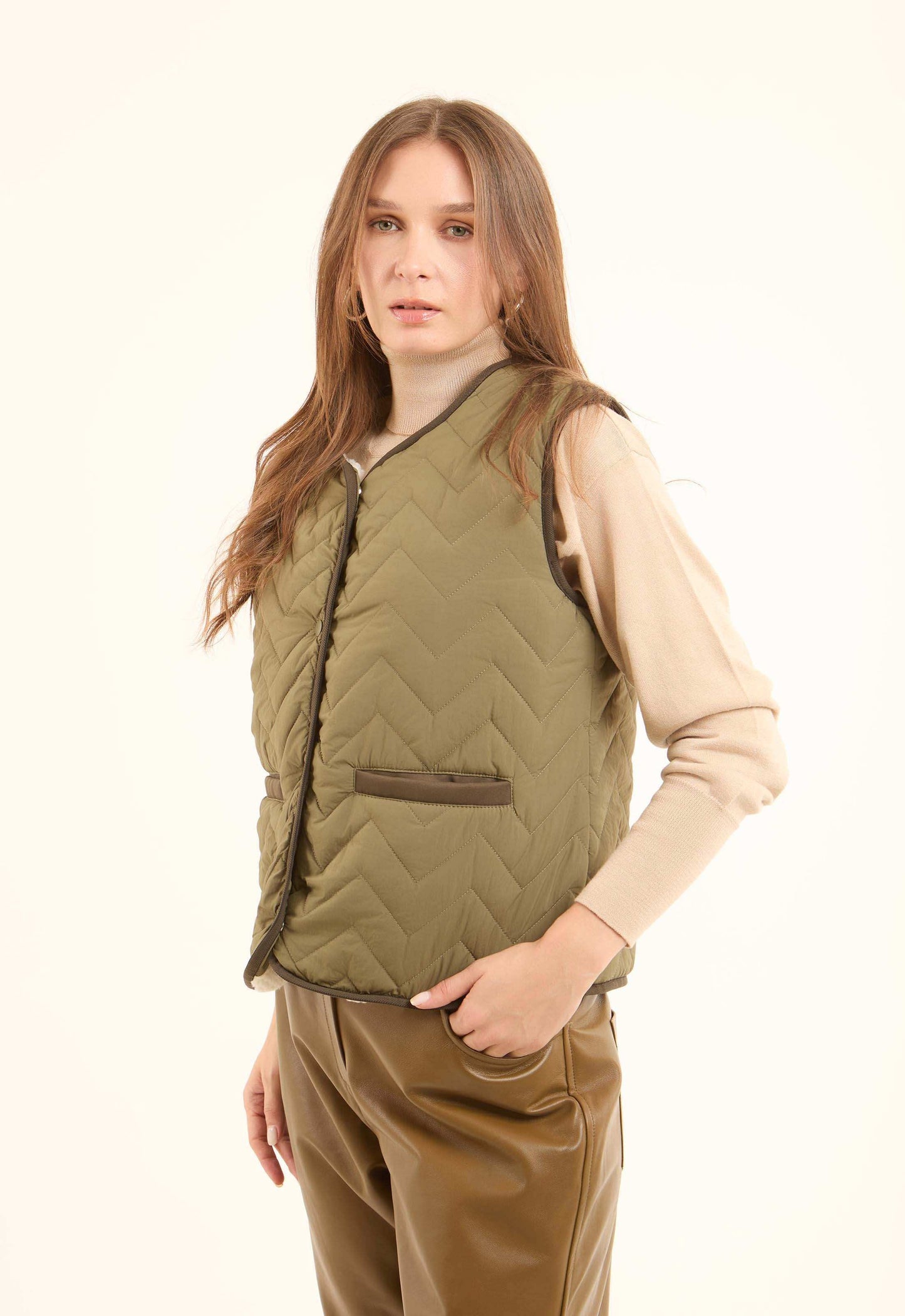 Sleeveless Buttoned Coziness Vest