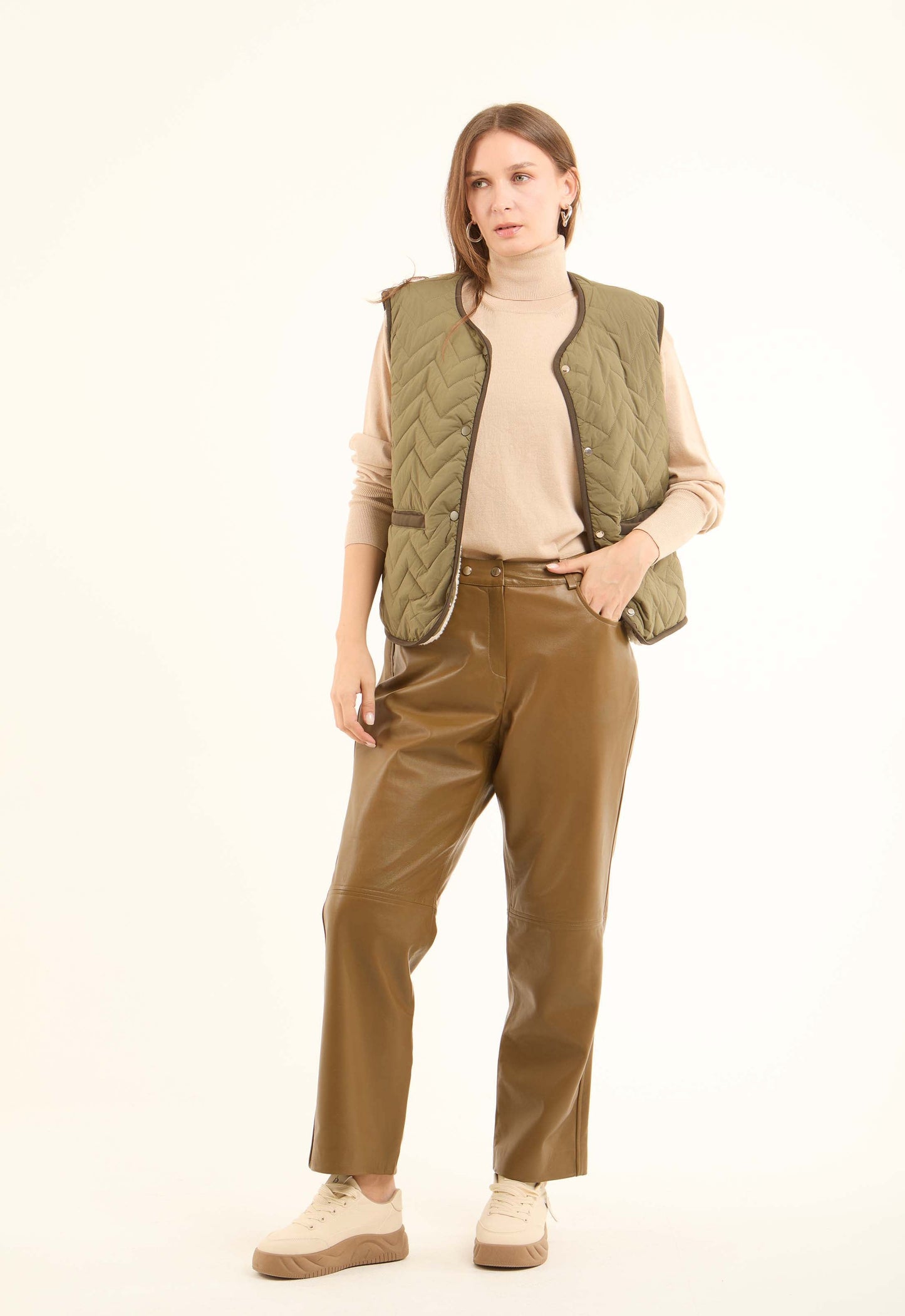 Sleeveless Buttoned Coziness Vest