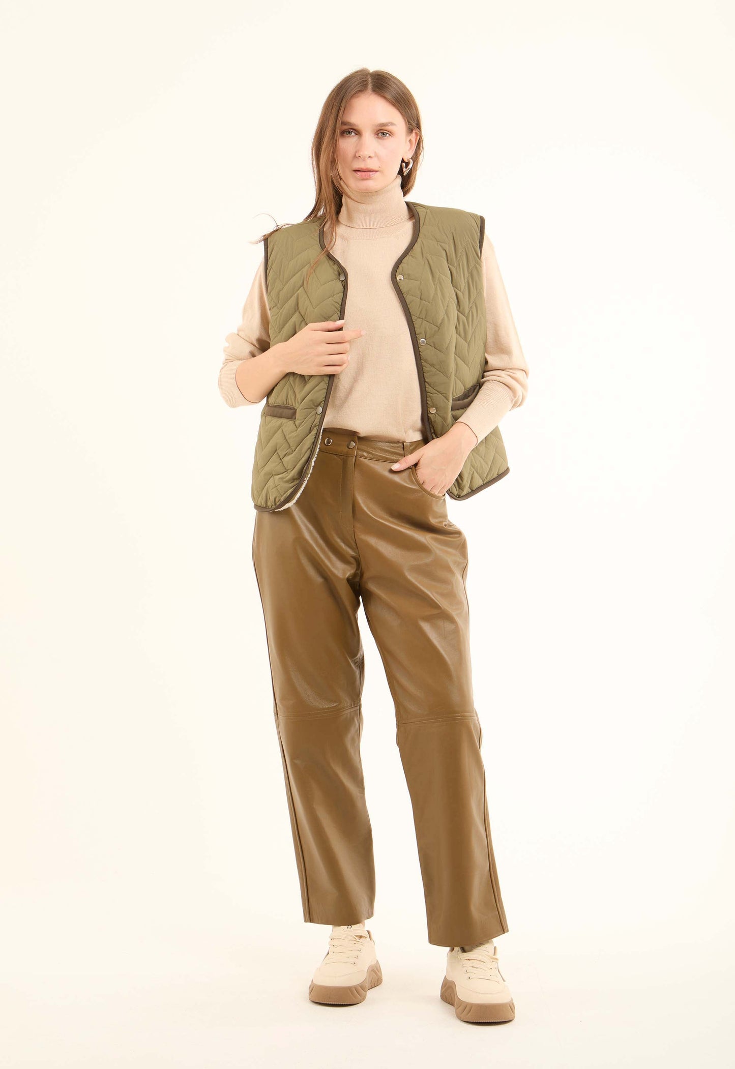 Sleeveless Buttoned Coziness Vest