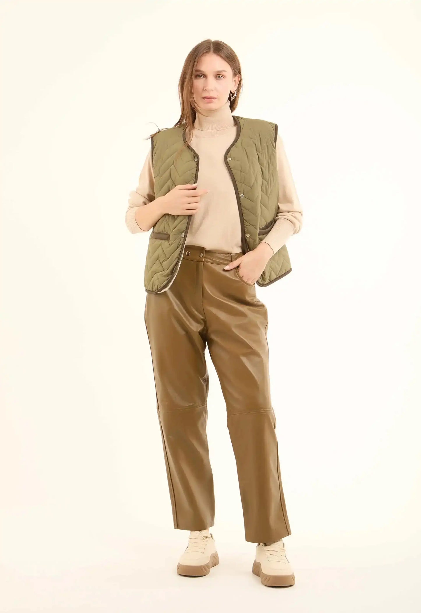 Sleeveless Buttoned Coziness Vest