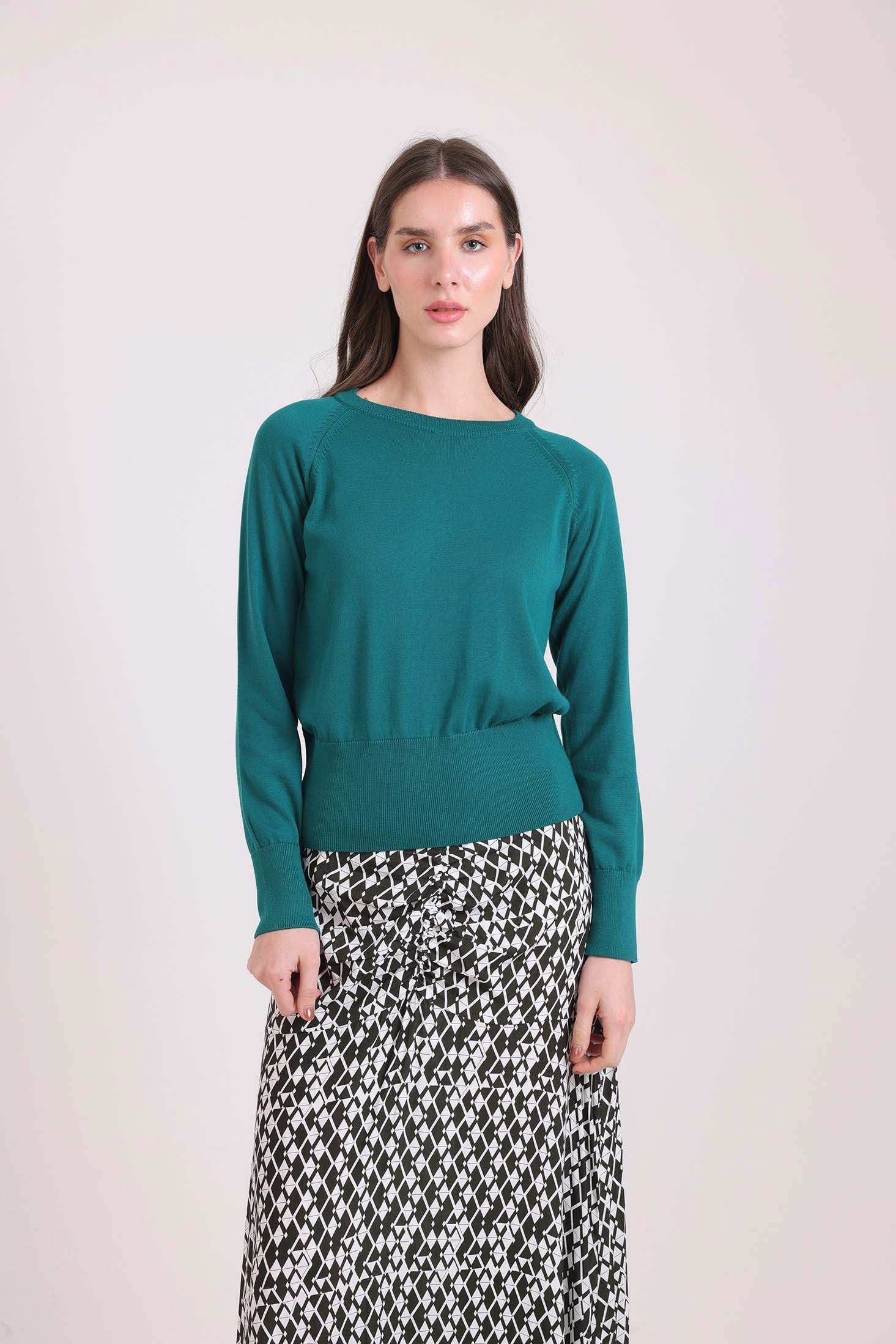 بلوفر أساسي سادة رقبة دائرية