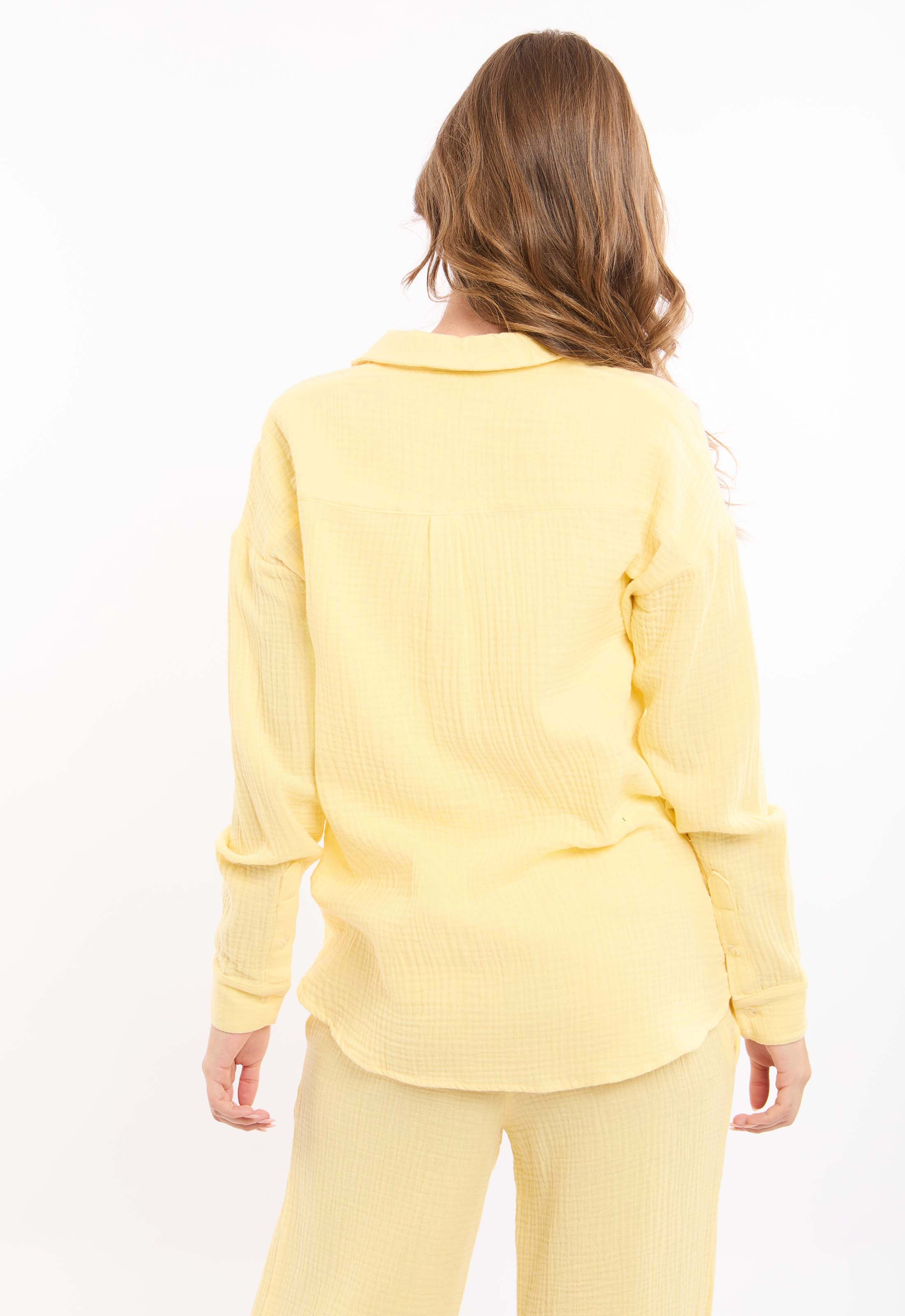 قميص قطن مزخرف مع جيوب أمامية