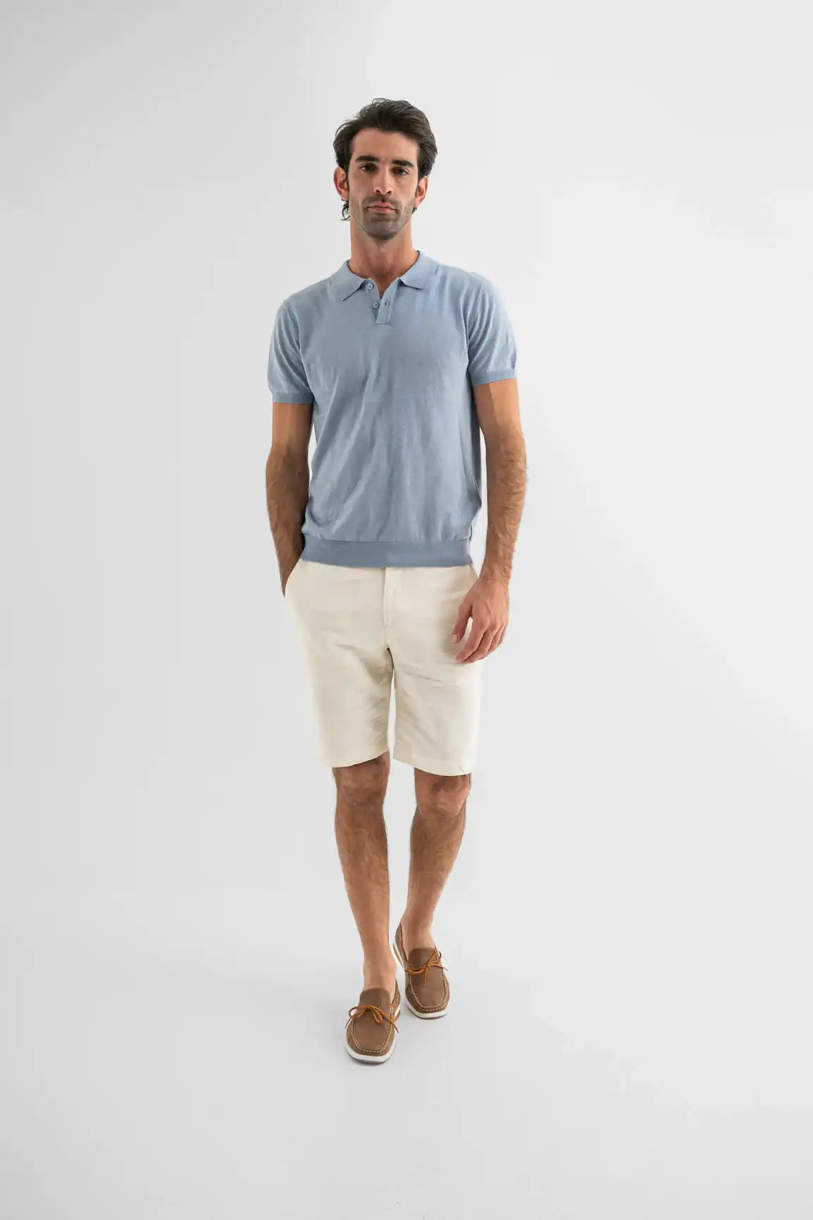 Elegant Linen Shorts with Side Pockets
