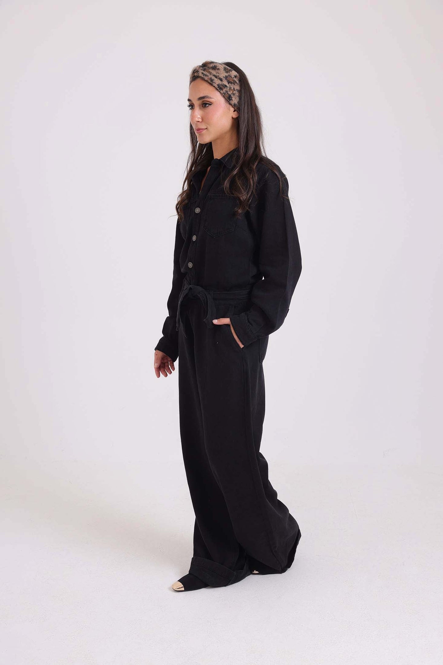 قميص سادة بأكمام طويلة وجيب