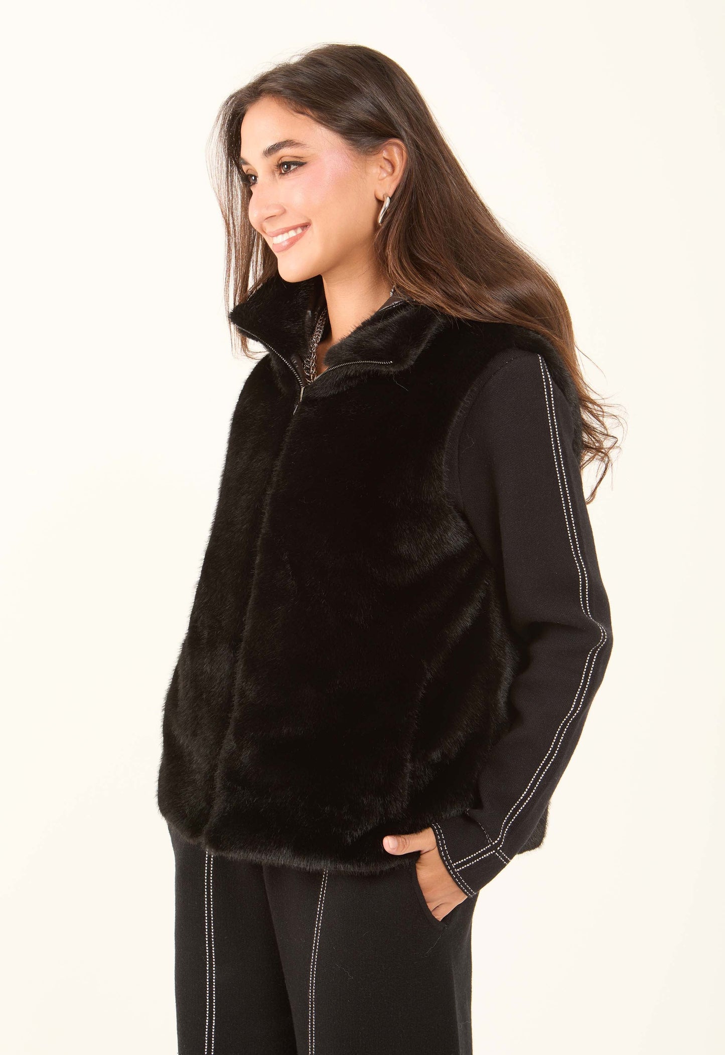 Reversible Solid Puffer Vest with Inner Fur