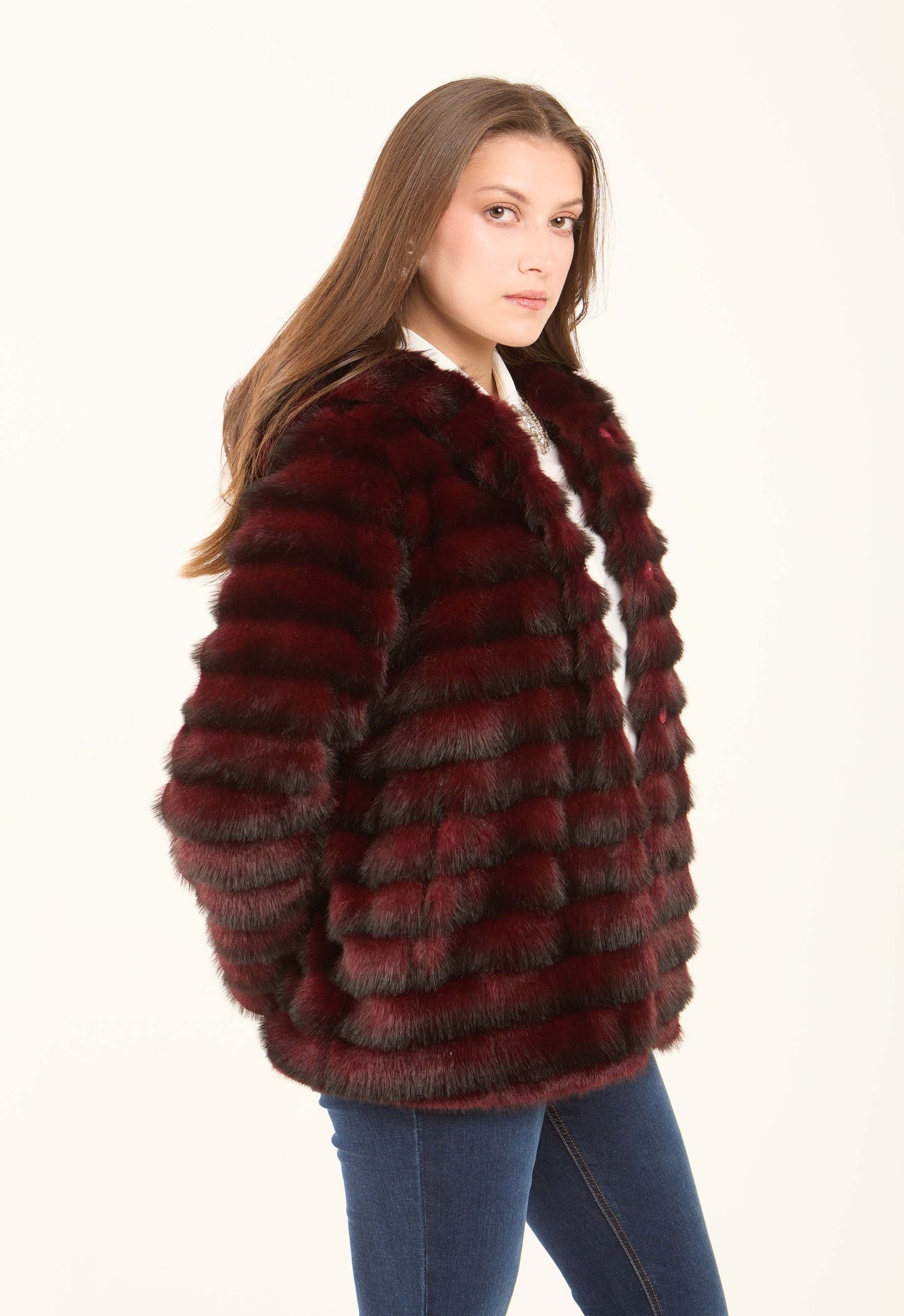 جاكيت فرو مخطط