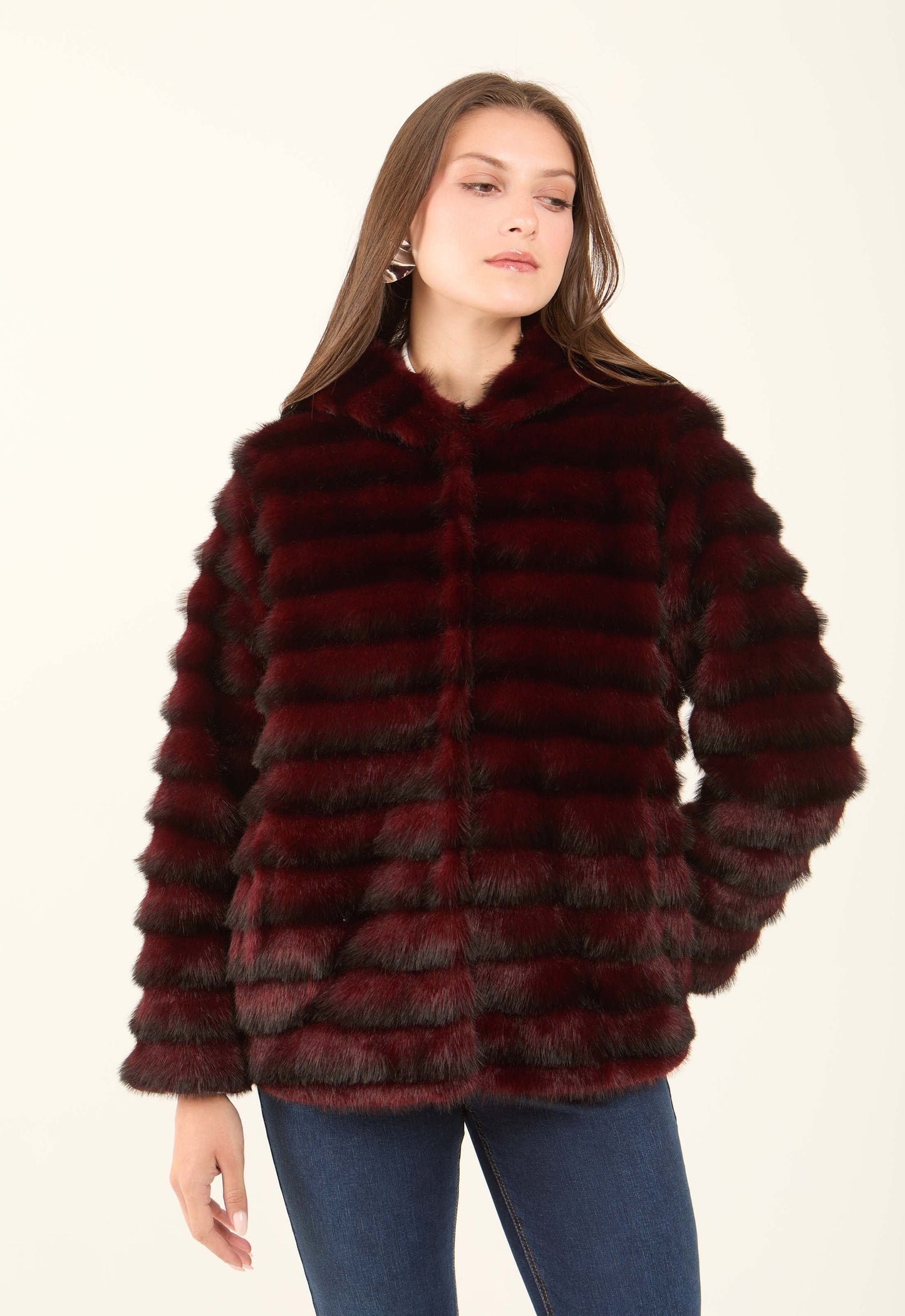 جاكيت فرو مخطط