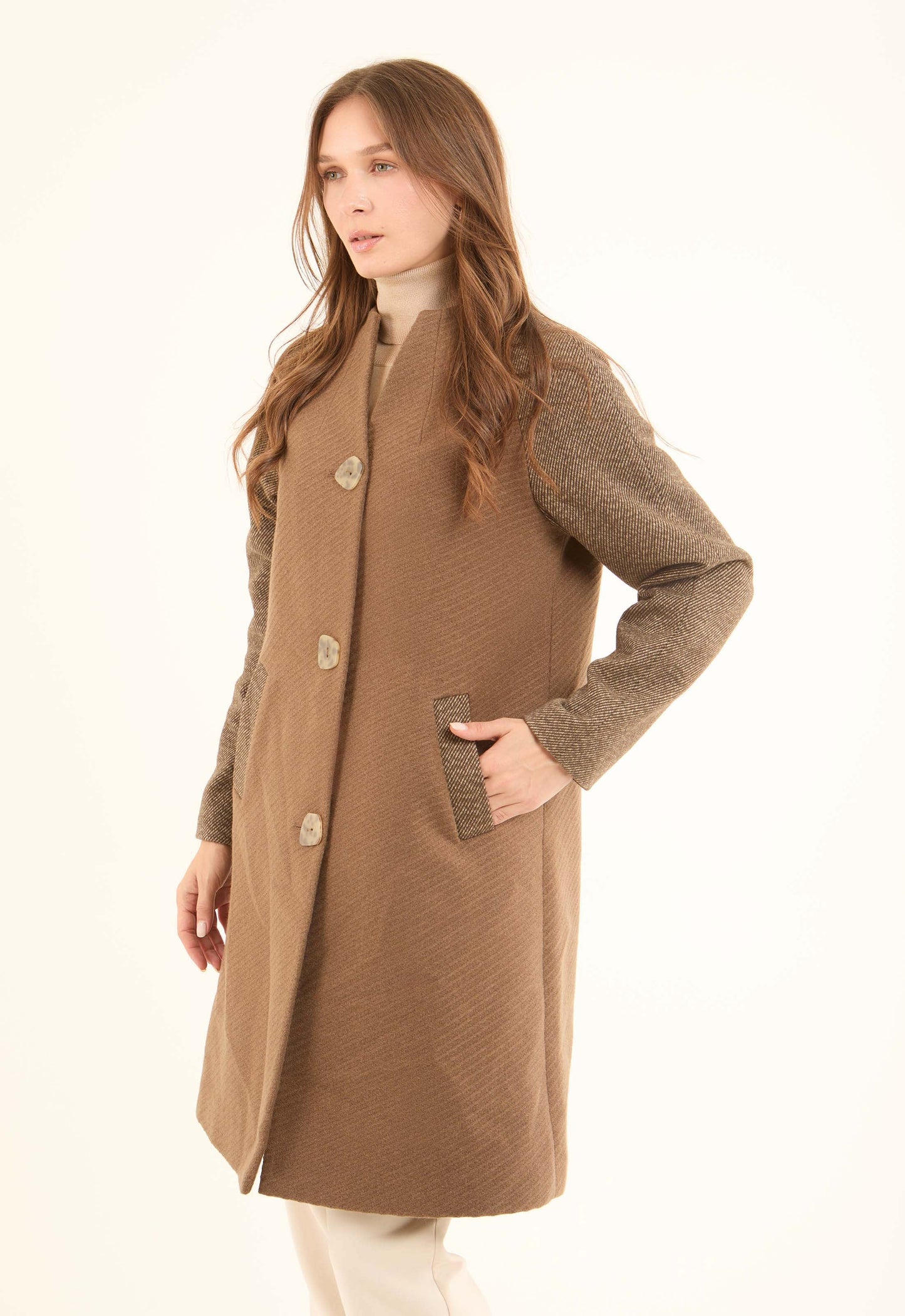 بالطو صوف طويل مصمم بألوان متعددة