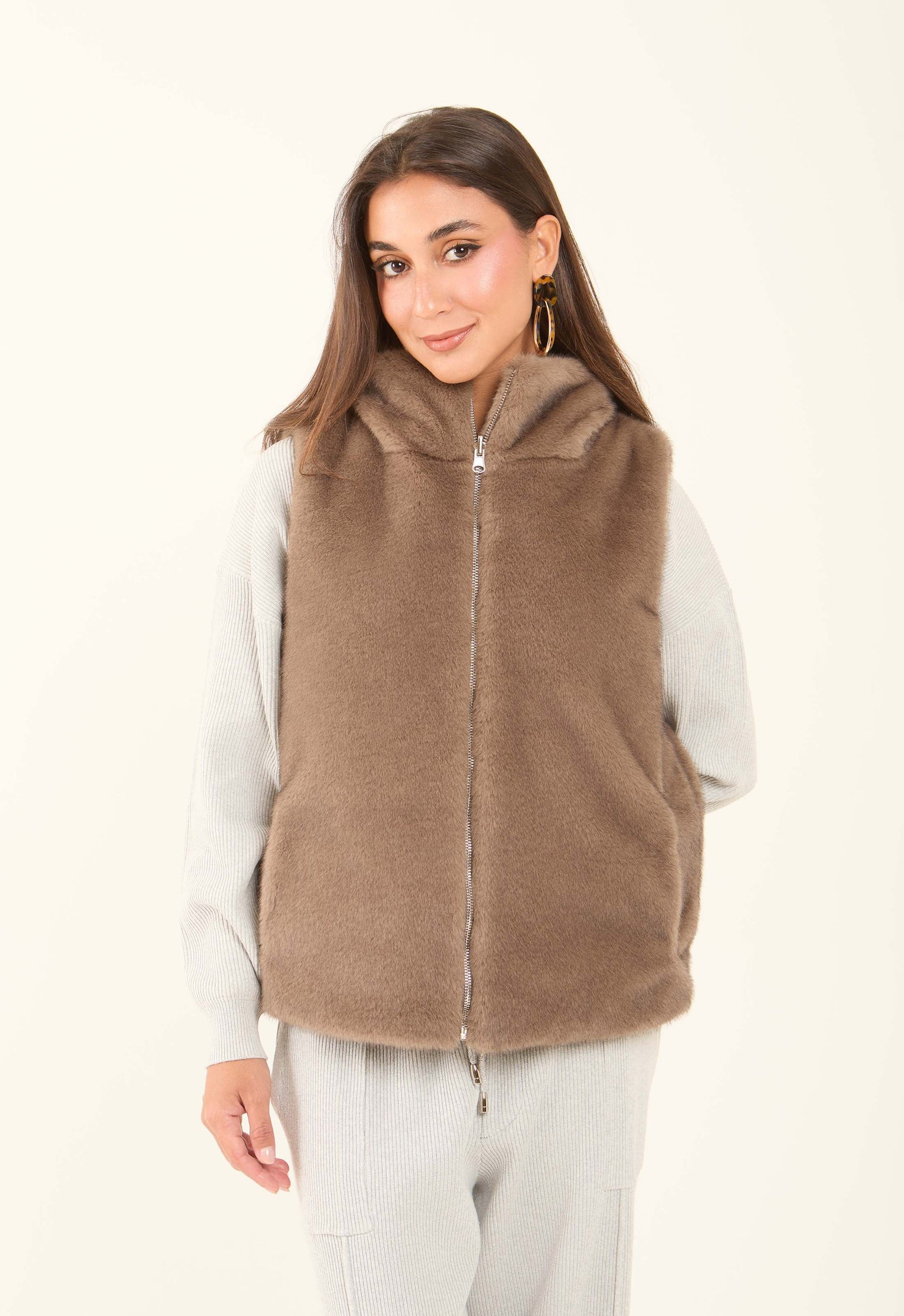 Reversible Solid Puffer Vest with Inner Fur