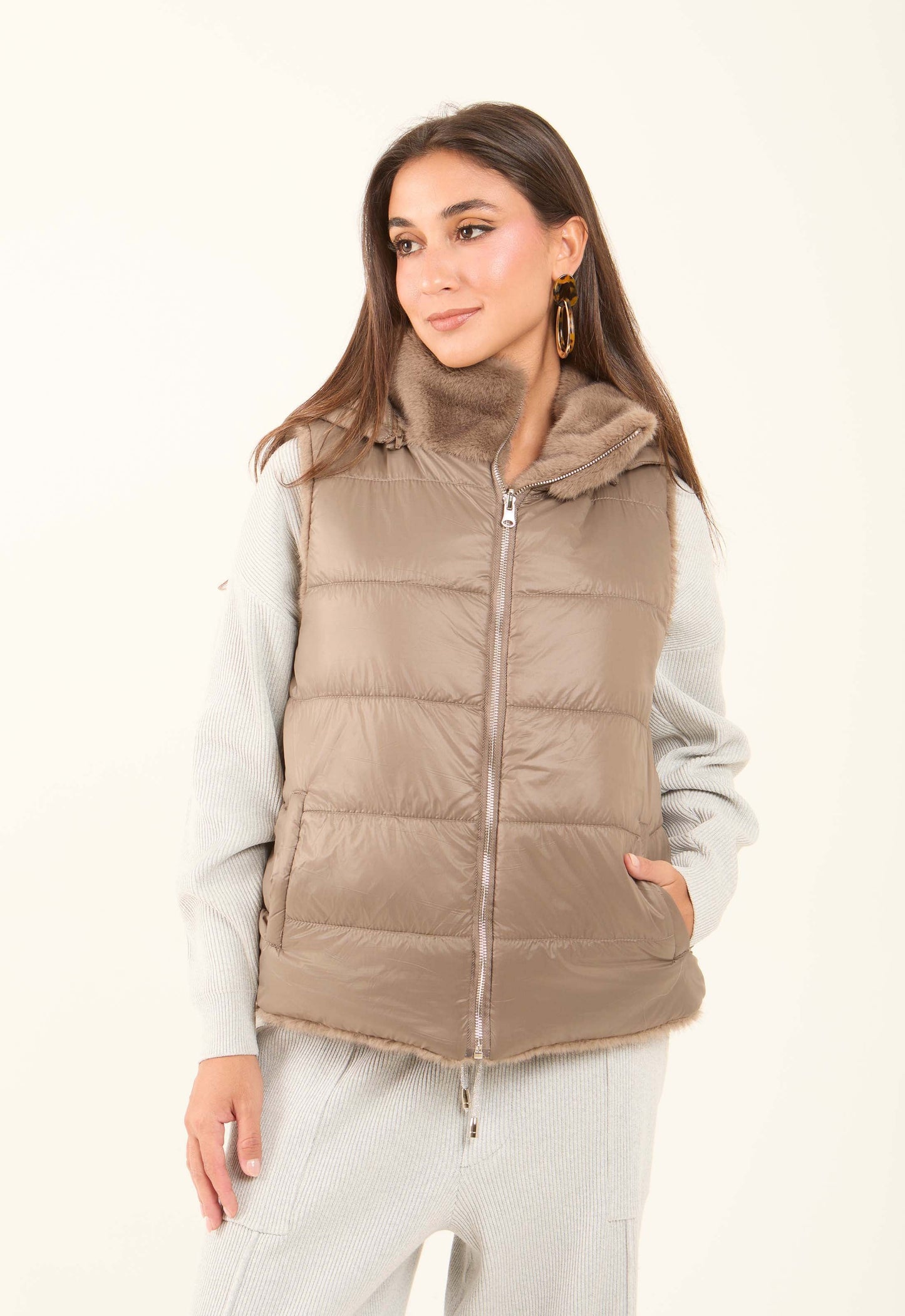 Reversible Solid Puffer Vest with Inner Fur