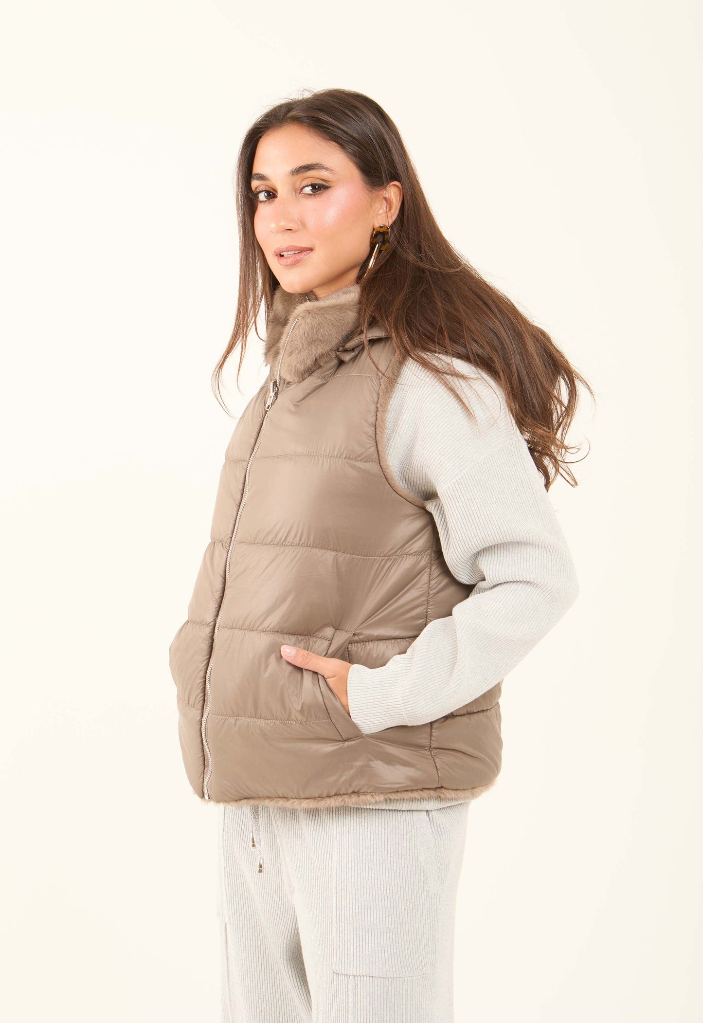 Reversible Solid Puffer Vest with Inner Fur