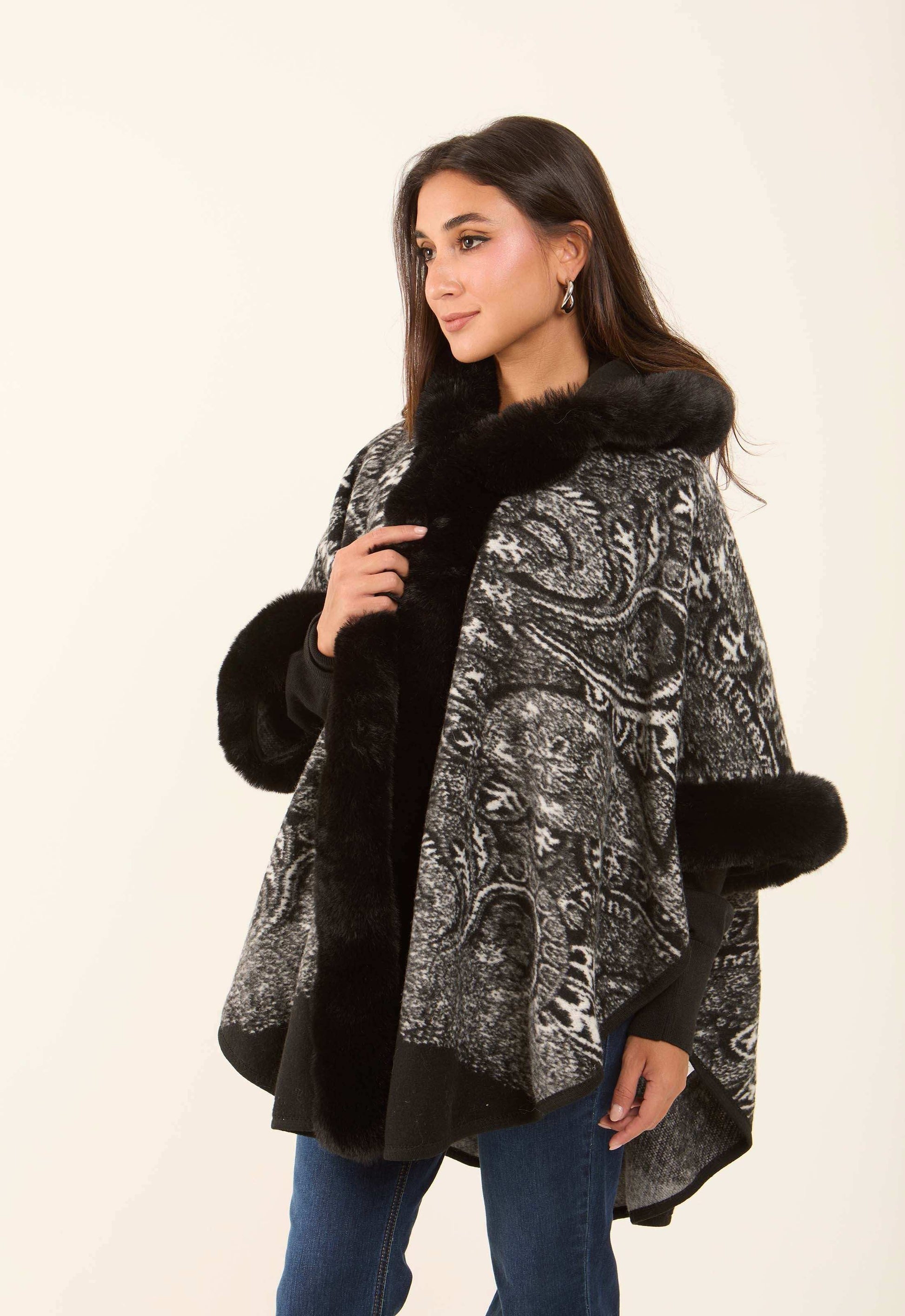 Fur Hooded Neck Patterned Poncho