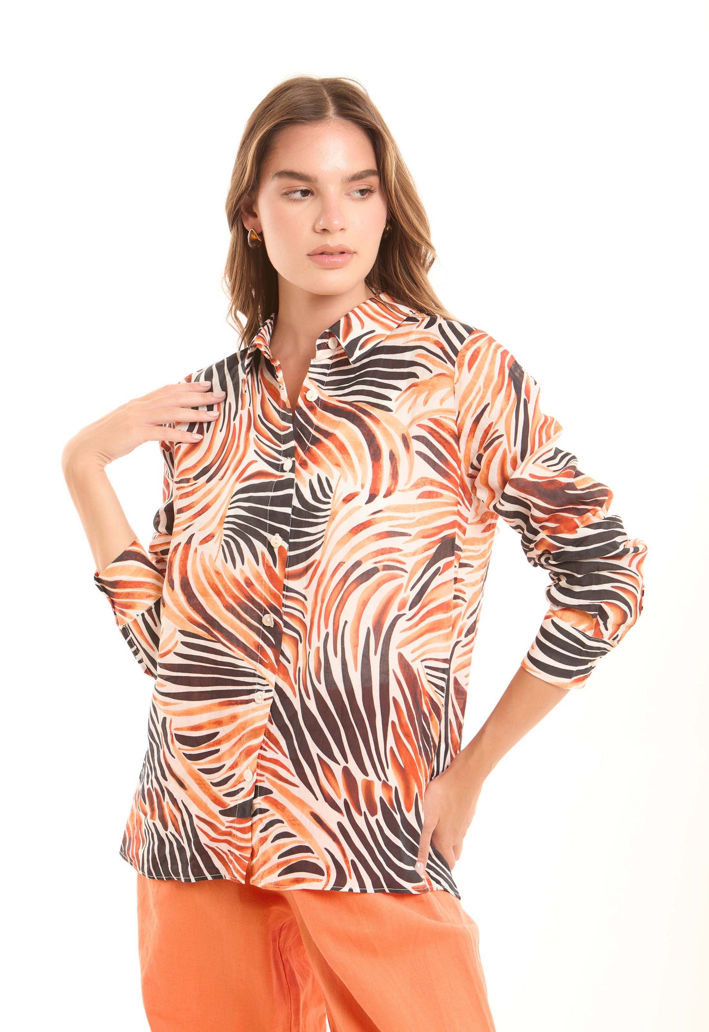 قميص كاجوال مريح بأزرار أمامية