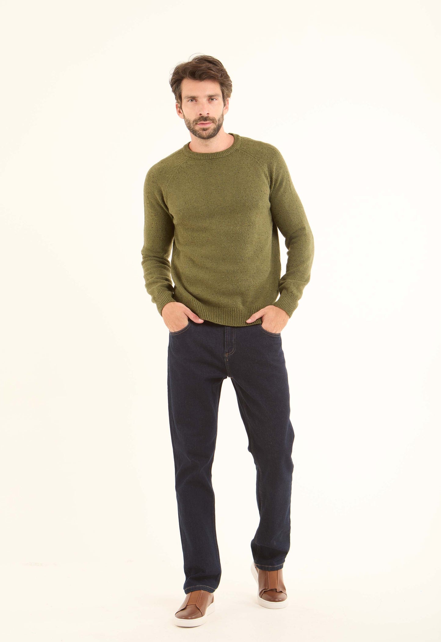 بلوفر أساسي محبوك مضلع برقبة دائرية