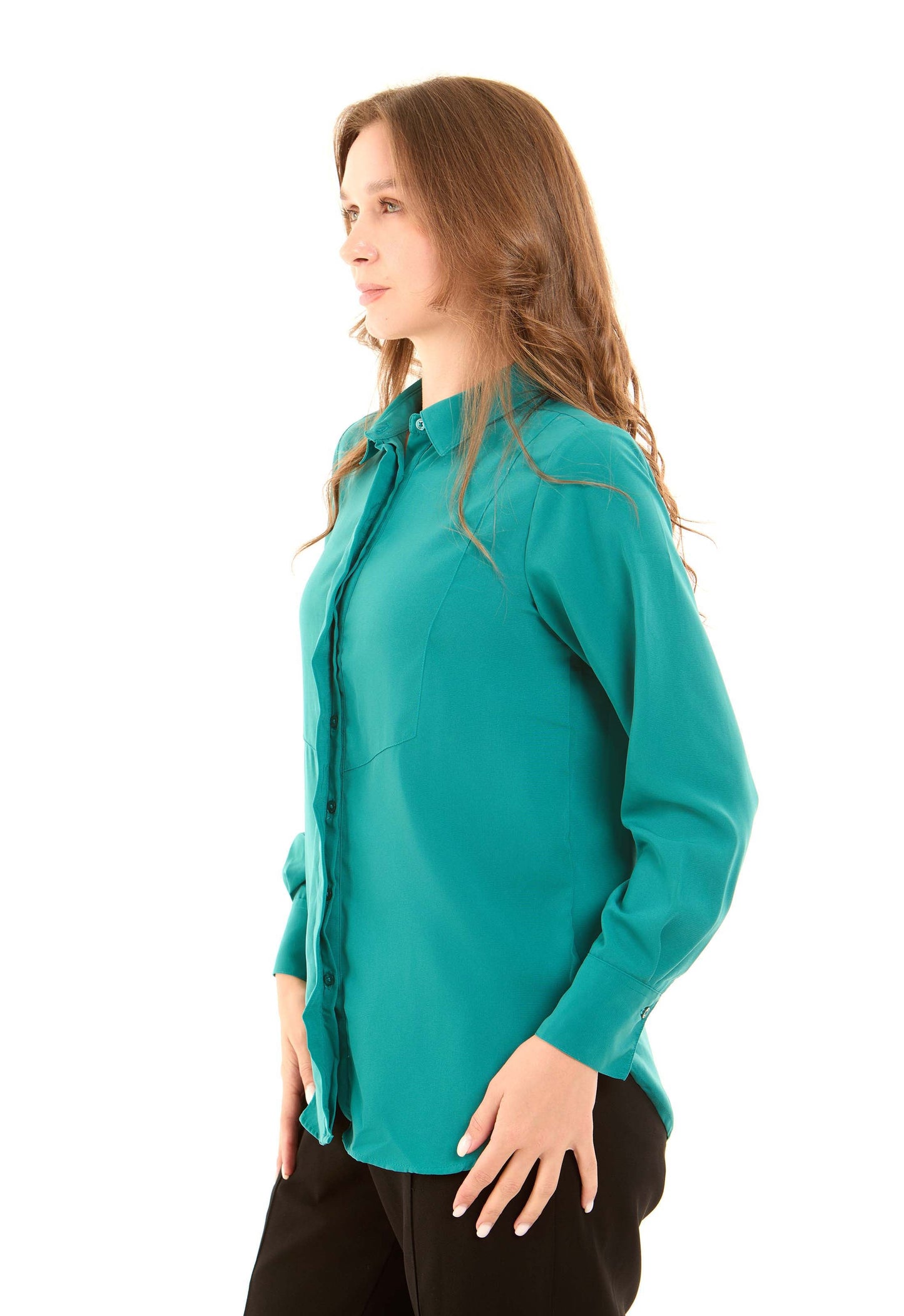 قميص طويل بتصميم بسيط أنيق