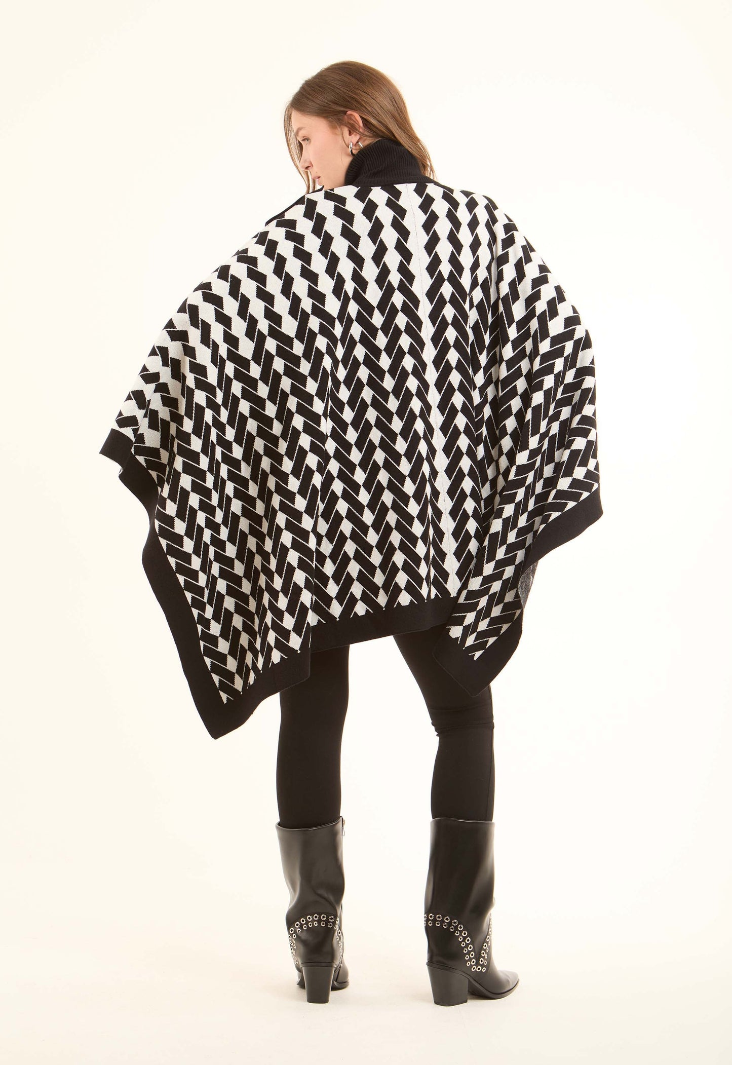 Patterned Loose Fit Slip on Shawl