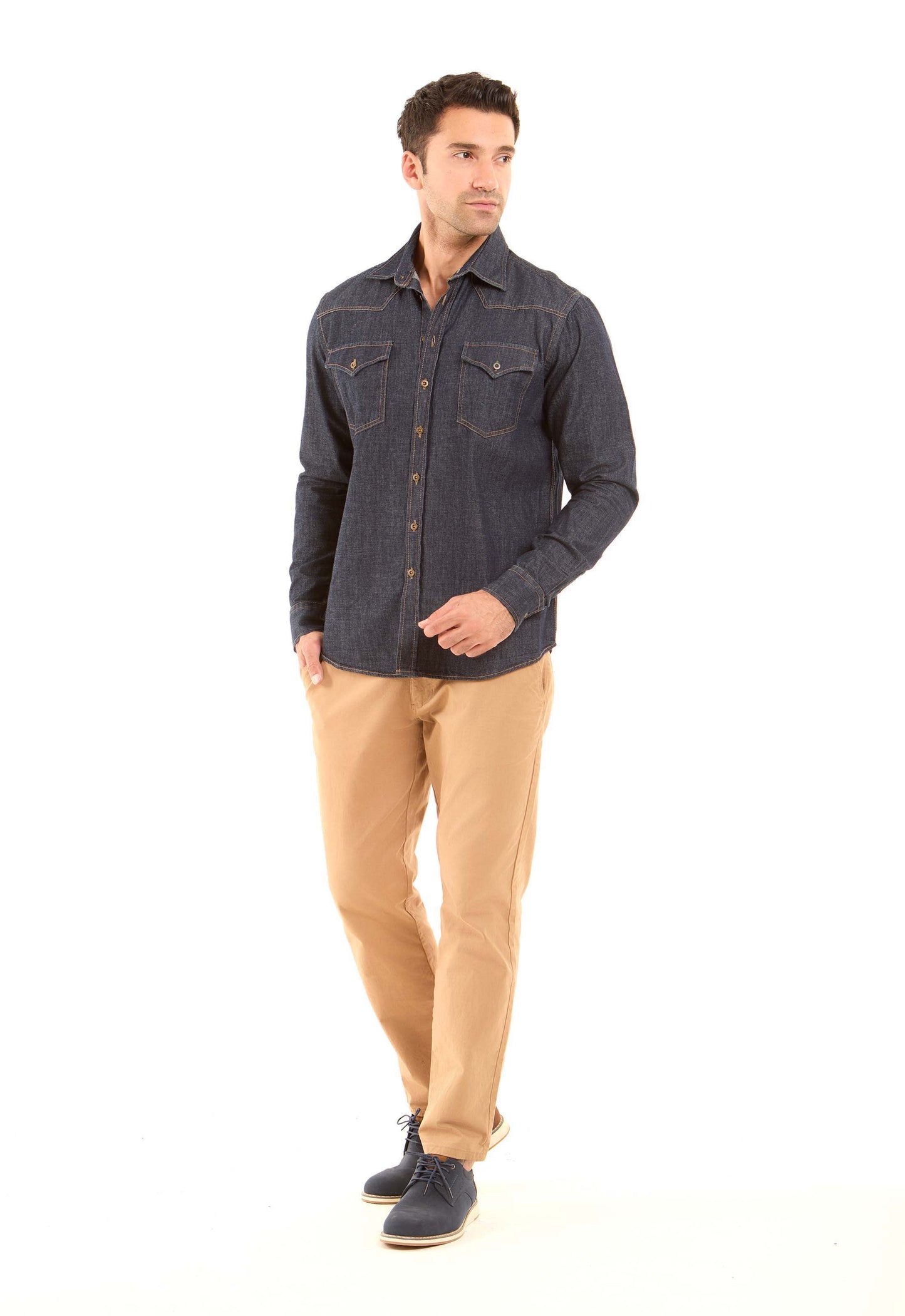 قميص دنيم بأكمام طويلة وأزرار