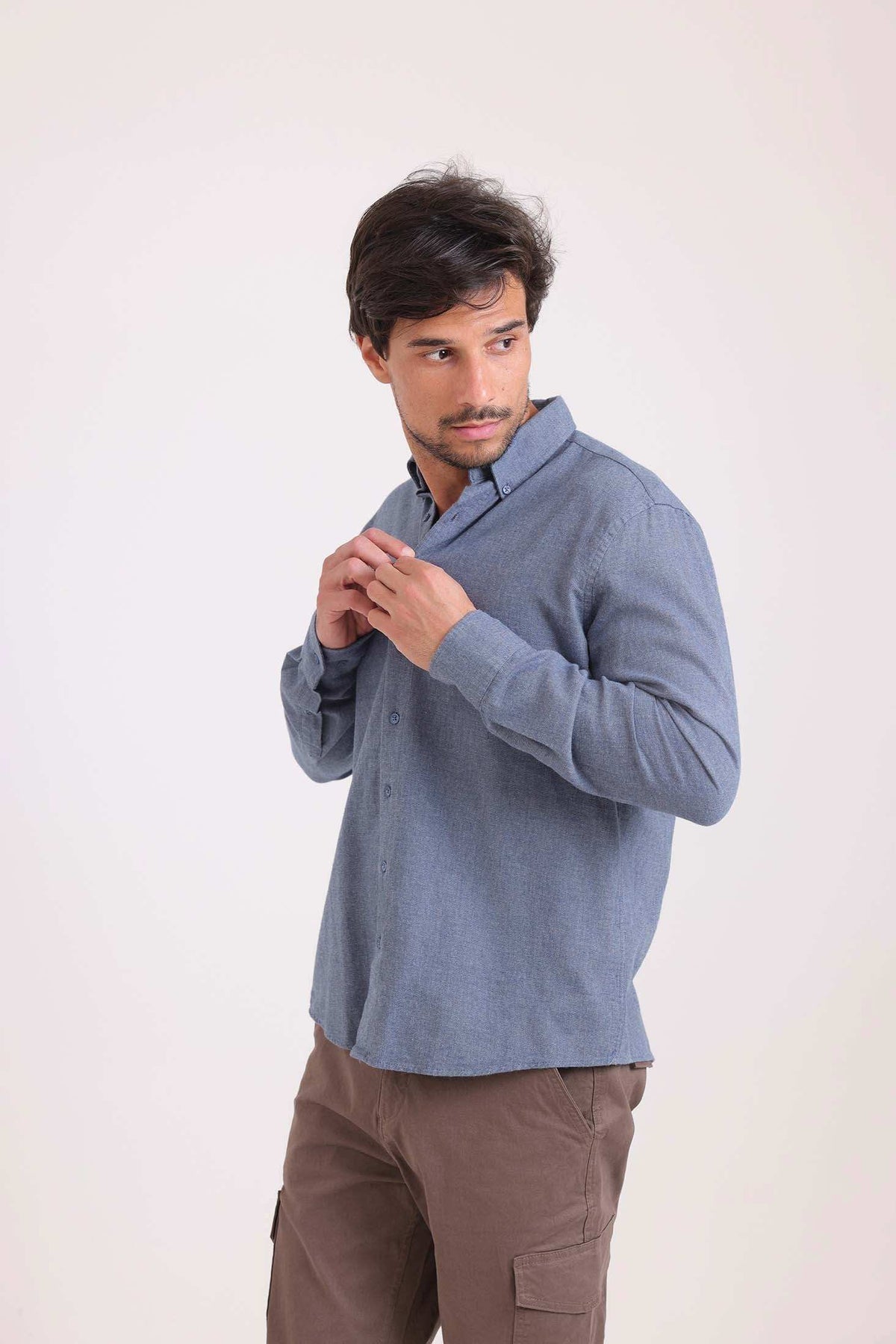 Refined Casual Button-Up Shirt