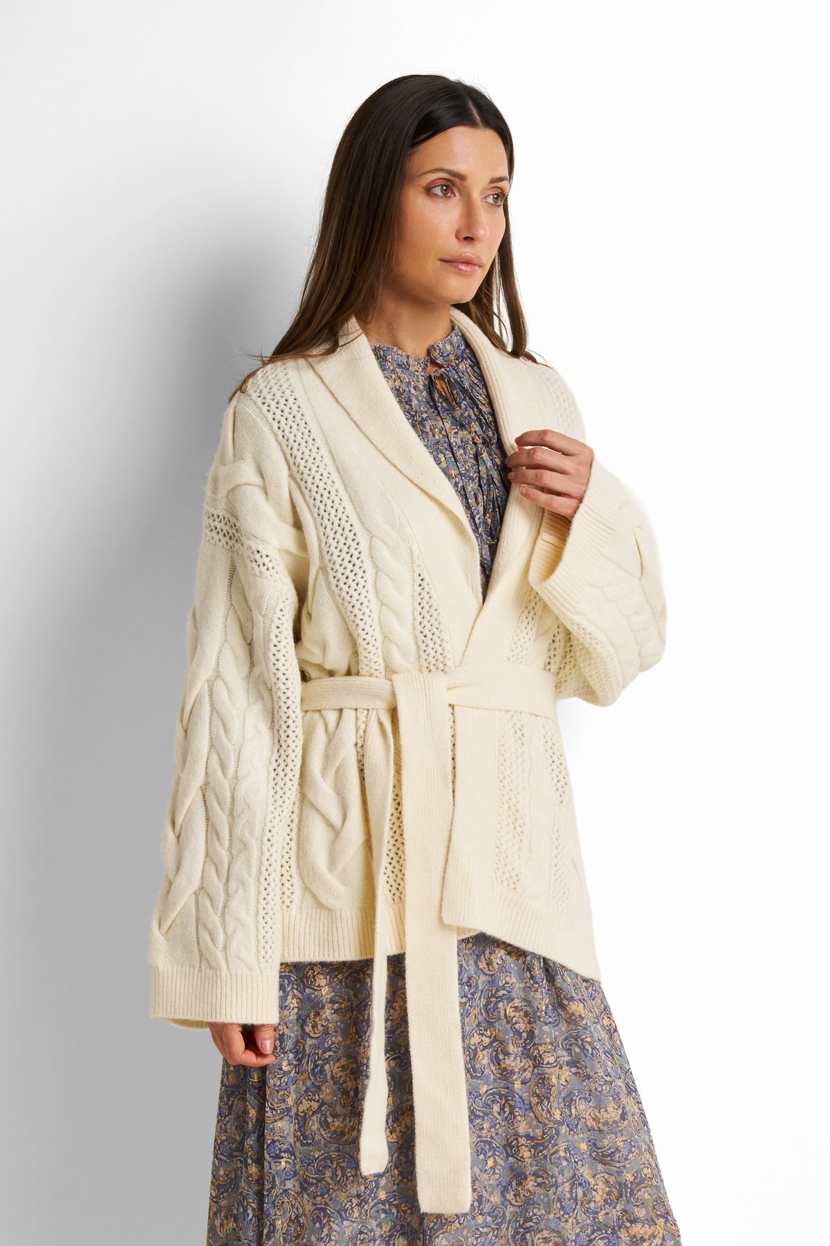 Cable-knit shawl-collar open cardigan