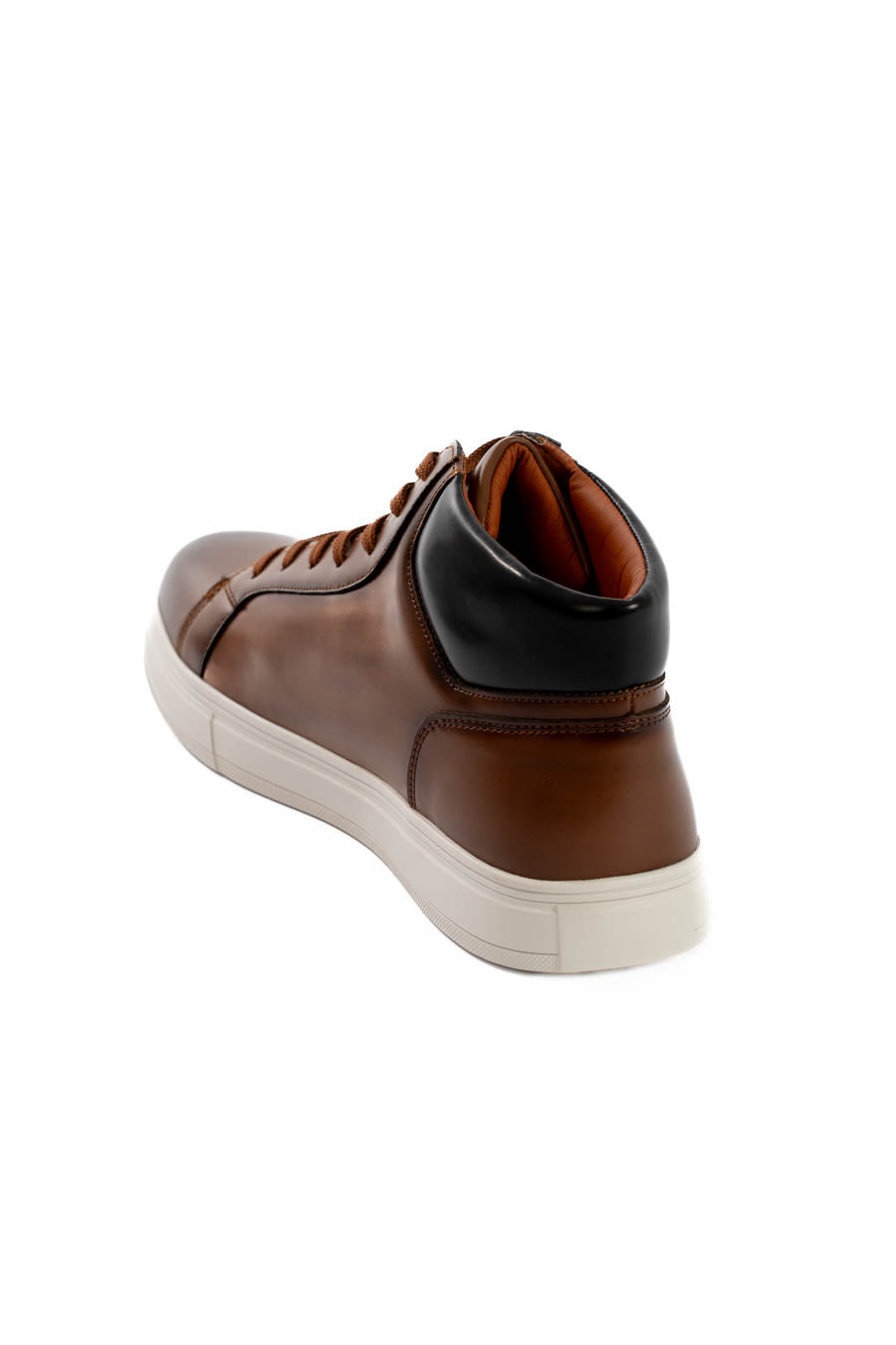 أحذية رياضية عالية الظهر لامعة