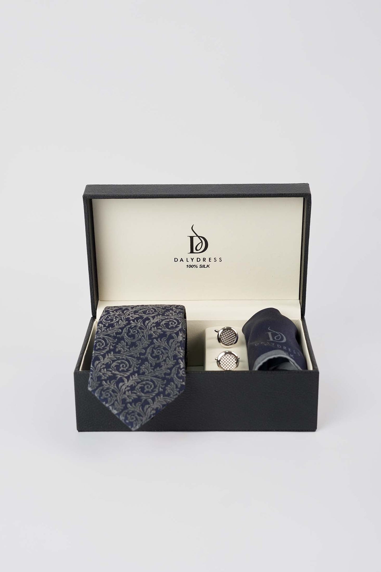 Patterned Tie, Metal Cufflink & Solid Hanky Set