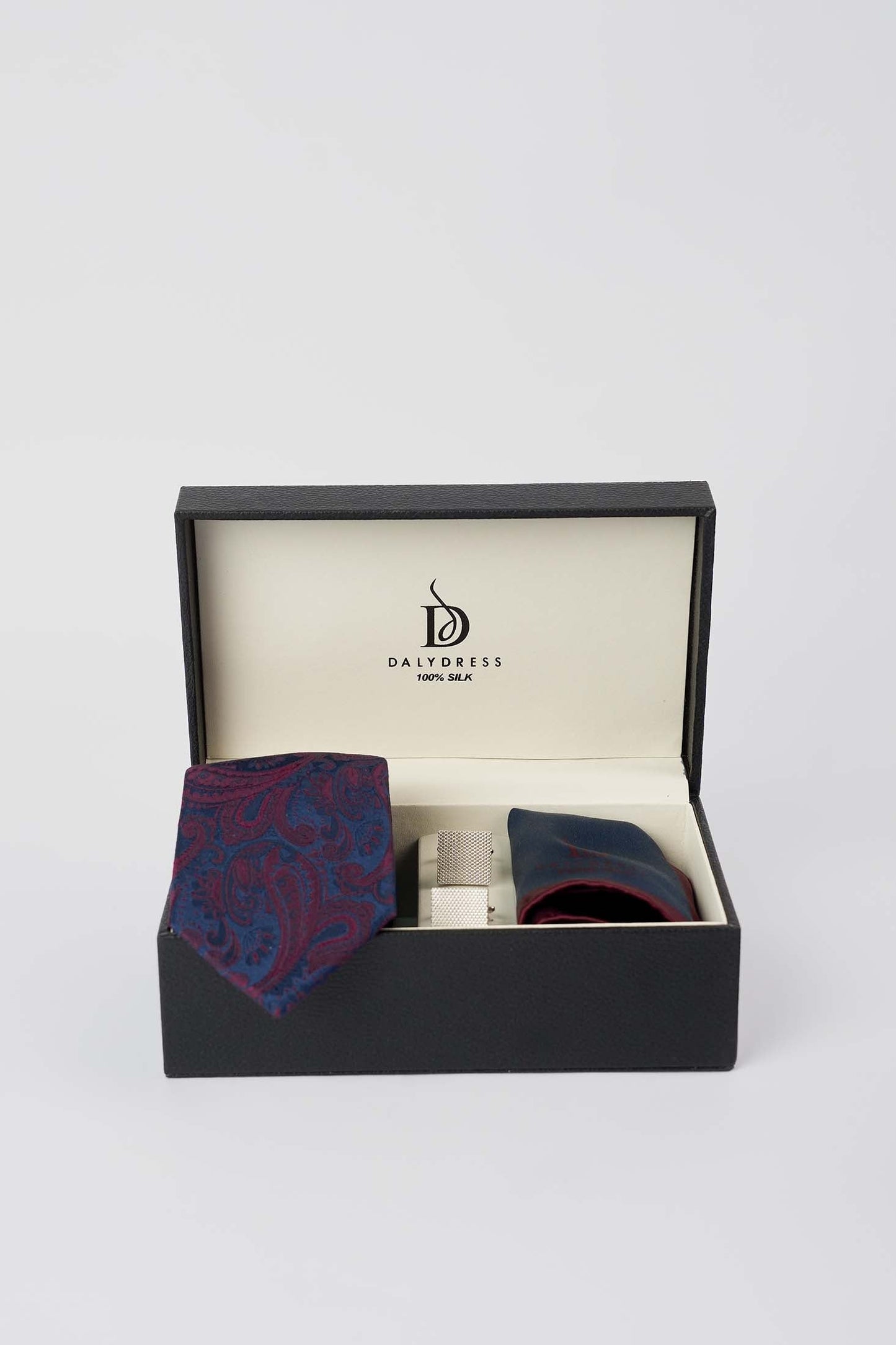 Patterned Tie, Square Cufflink & Solid Hanky Set