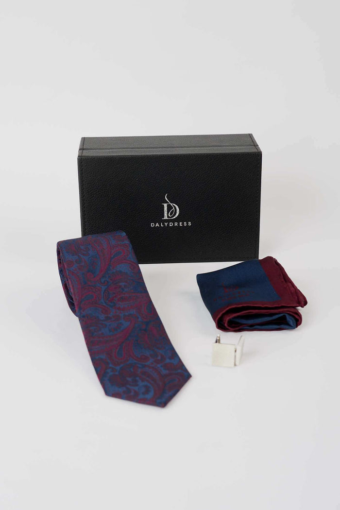 Patterned Tie, Square Cufflink & Solid Hanky Set