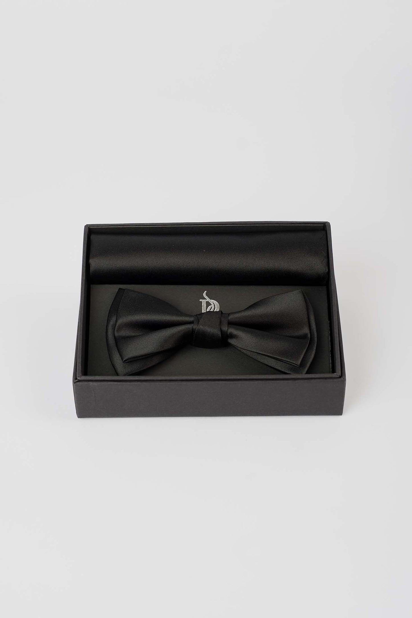 Classic Bow Tie & Solid Hanky Set