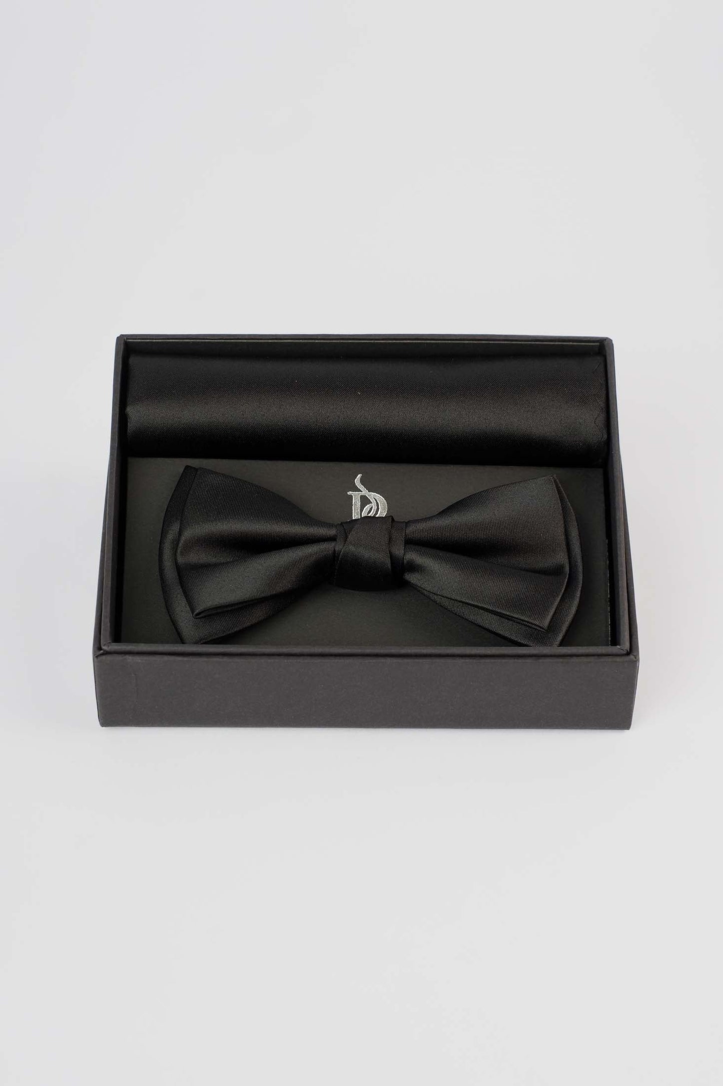 Classic Bow Tie & Solid Hanky Set