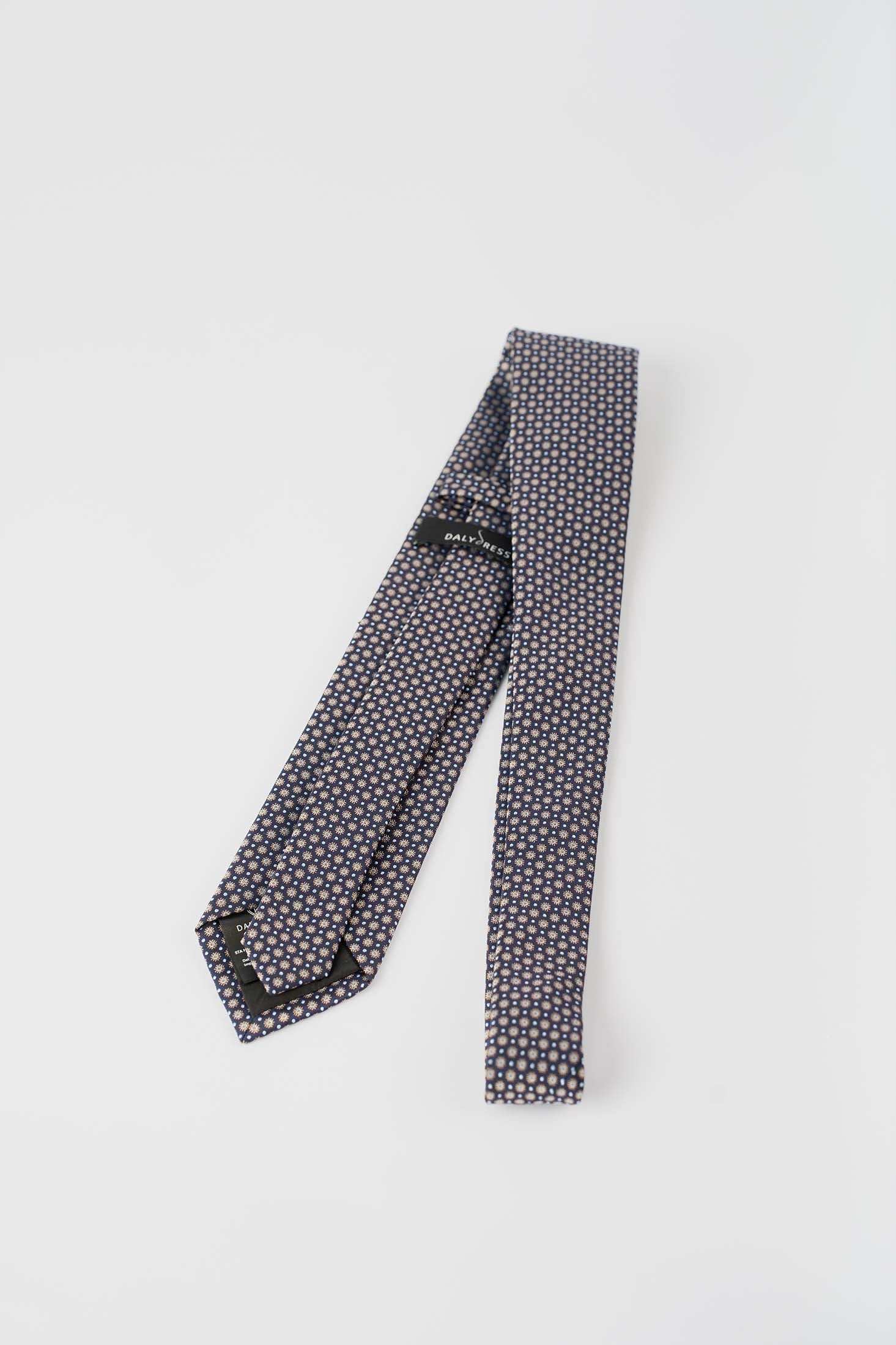 ربطة عنق ناعمة ذات ملمس ذاتي