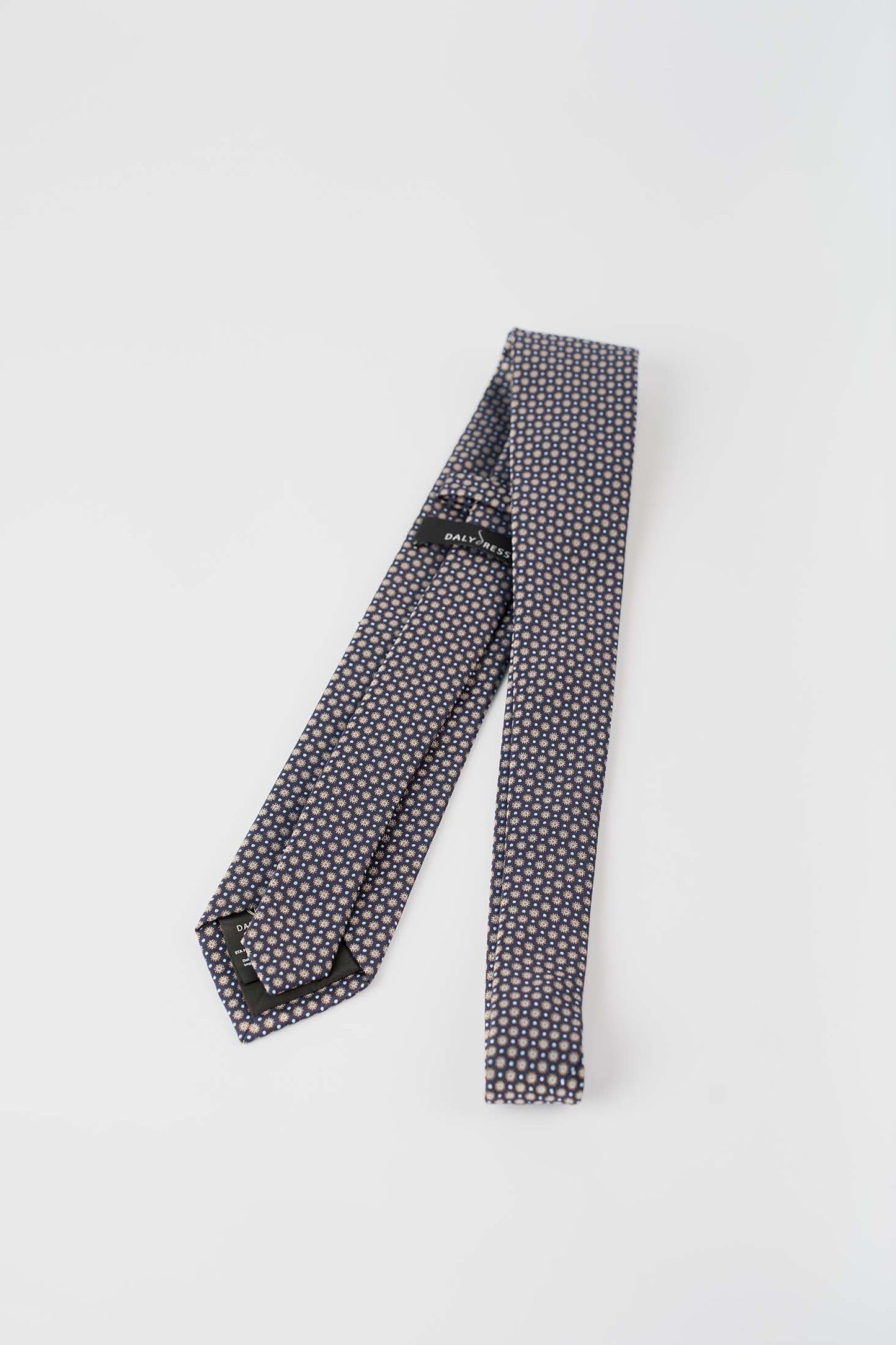 ربطة عنق ناعمة ذات ملمس ذاتي