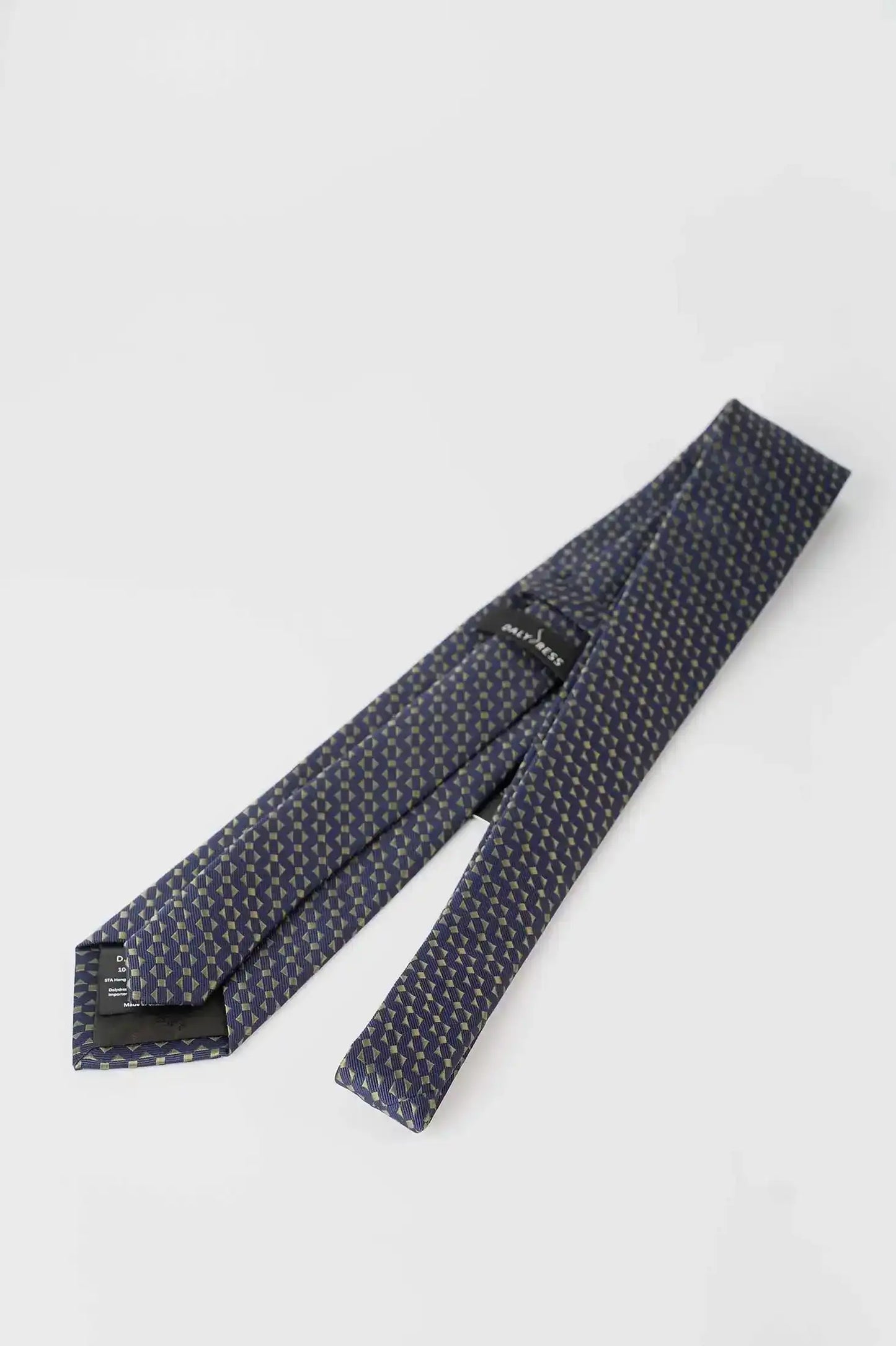 Triangles Pattern Knotted Tie