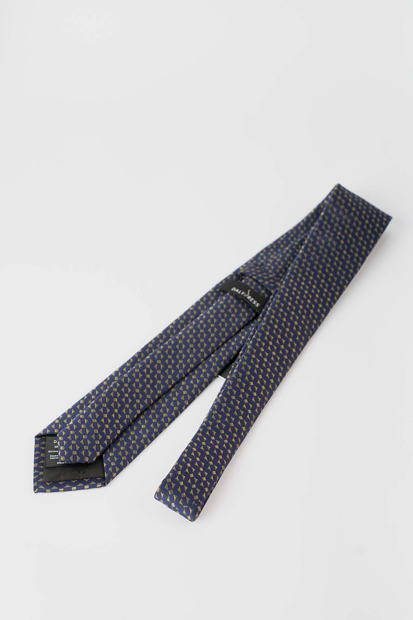 ربطة عنق ناعمة ذات ملمس ذاتي