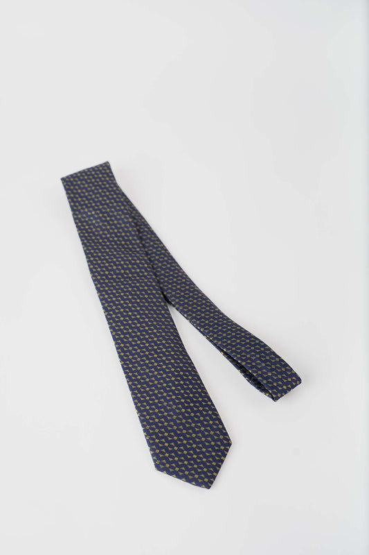 Triangles Pattern Knotted Tie