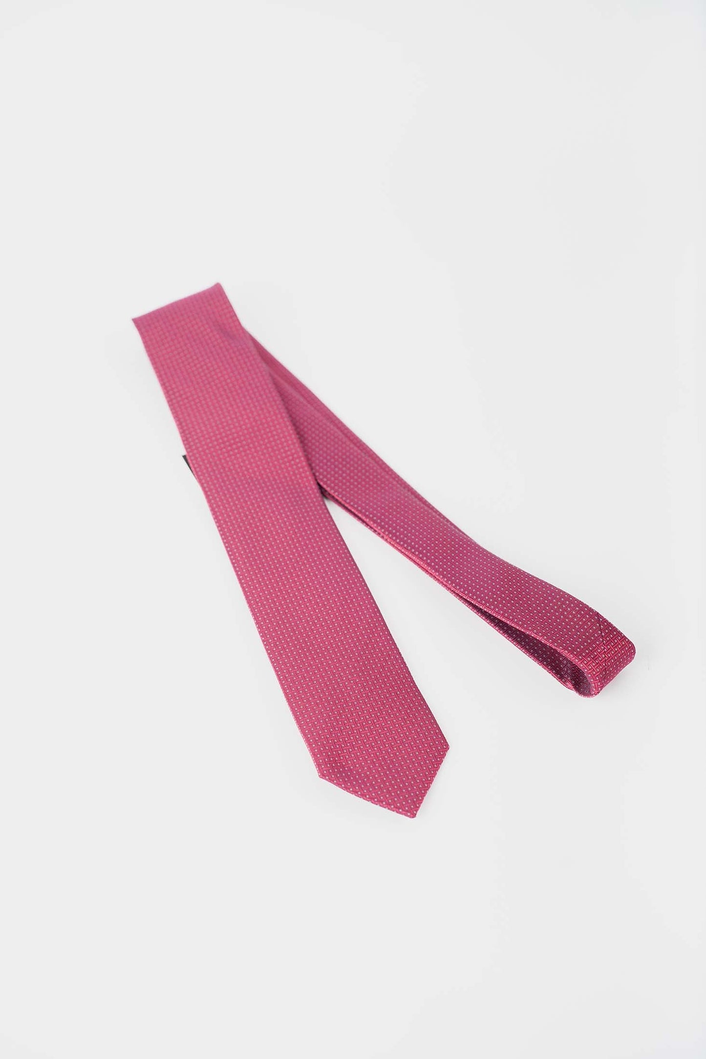 ربطة عنق ناعمة ذات ملمس ذاتي