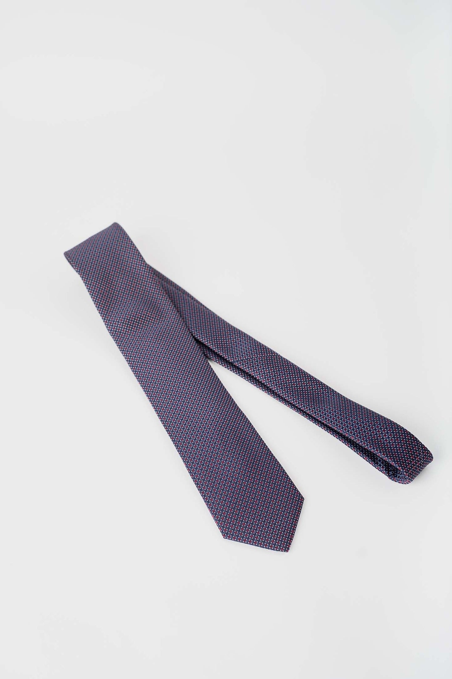 ربطة عنق ناعمة ذات ملمس ذاتي