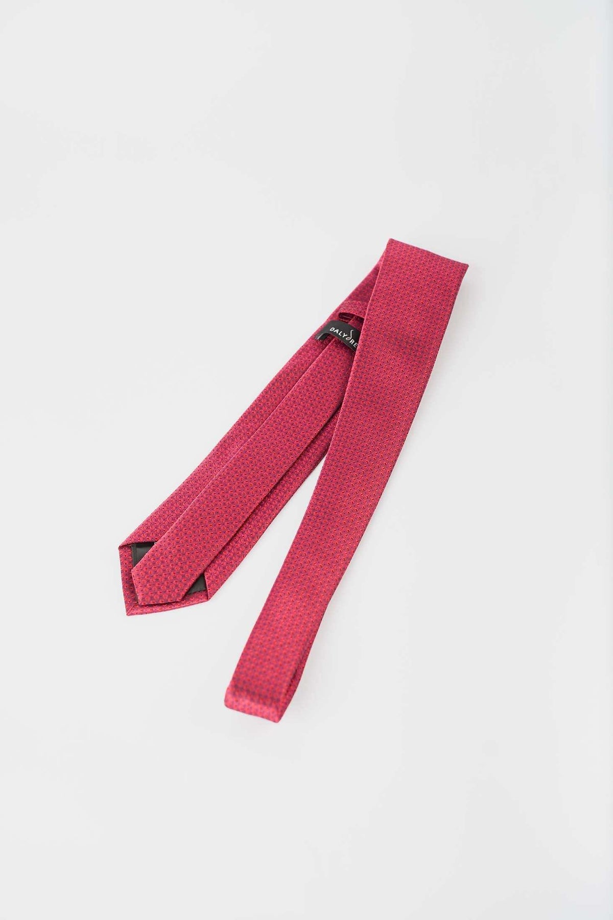 Self Pattern Formal Tie