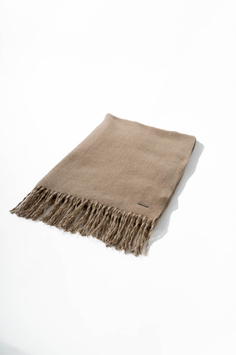 وشاح صلب مع حواف شرارية