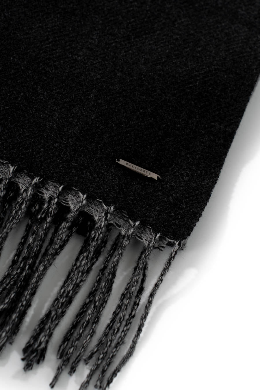 وشاح صلب مع حواف شرارية