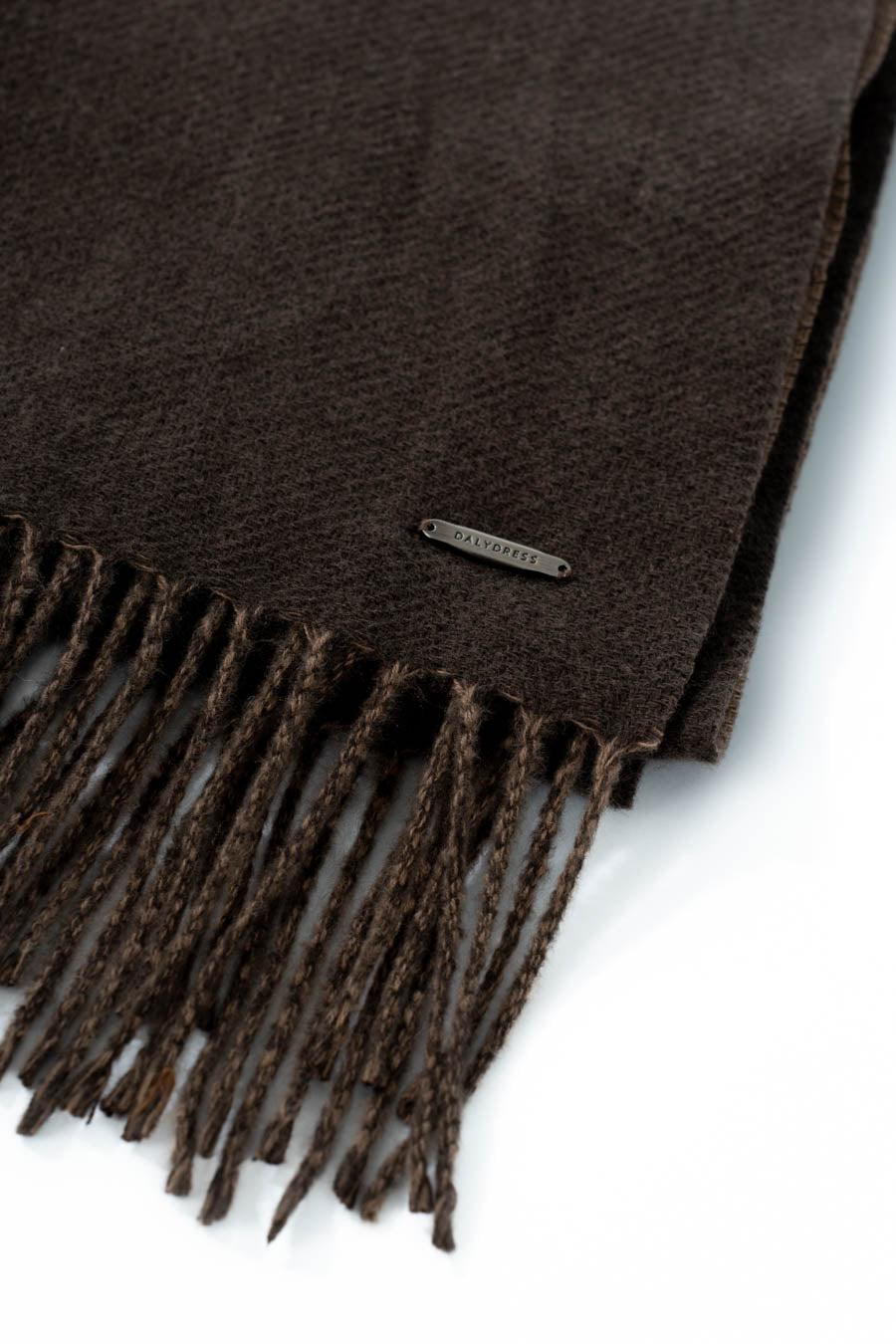 وشاح صلب مع حواف شرارية