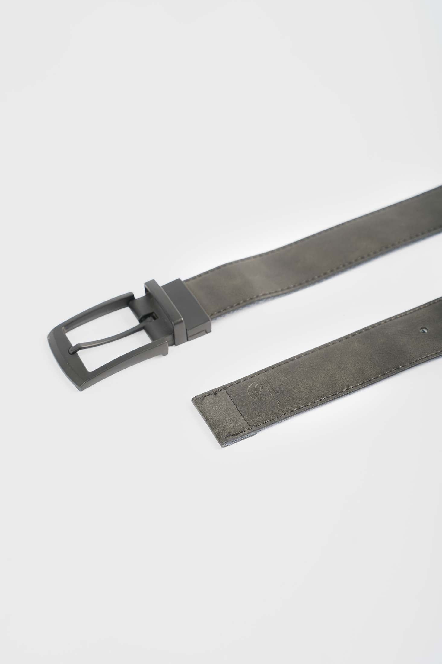 حزام كانفاس مخطط بلون رمادي أردوازي